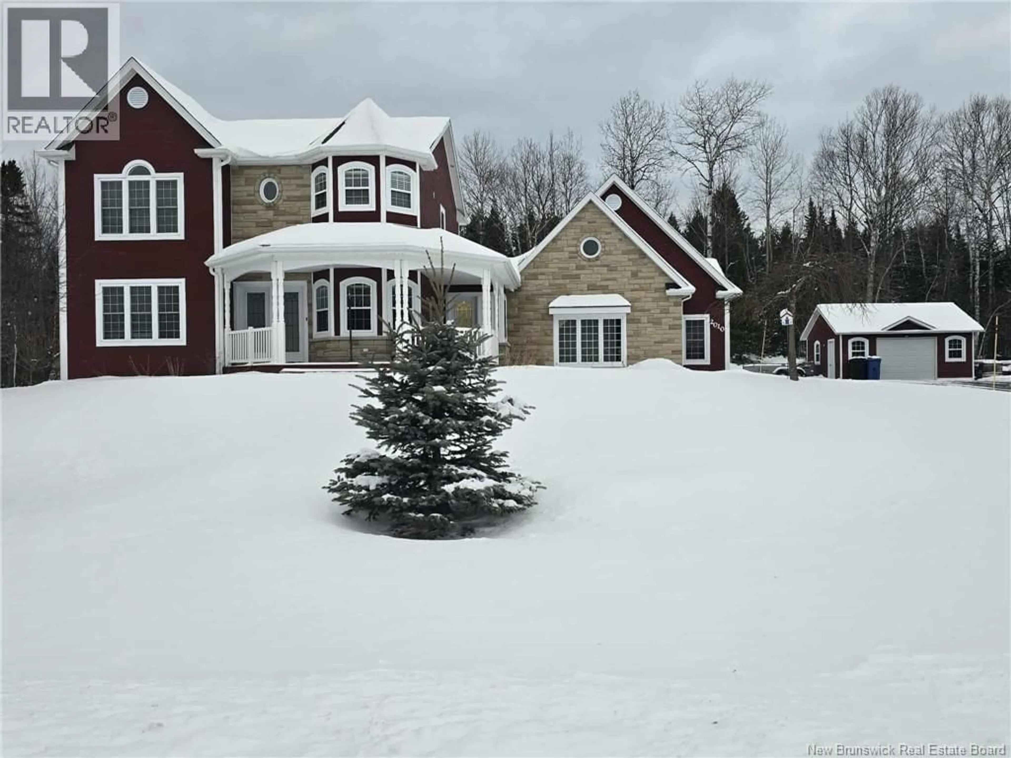A pic from outside/outdoor area/front of a property/back of a property/a pic from drone, street for 2010 WELLINGTON, Bathurst New Brunswick E2A4X8