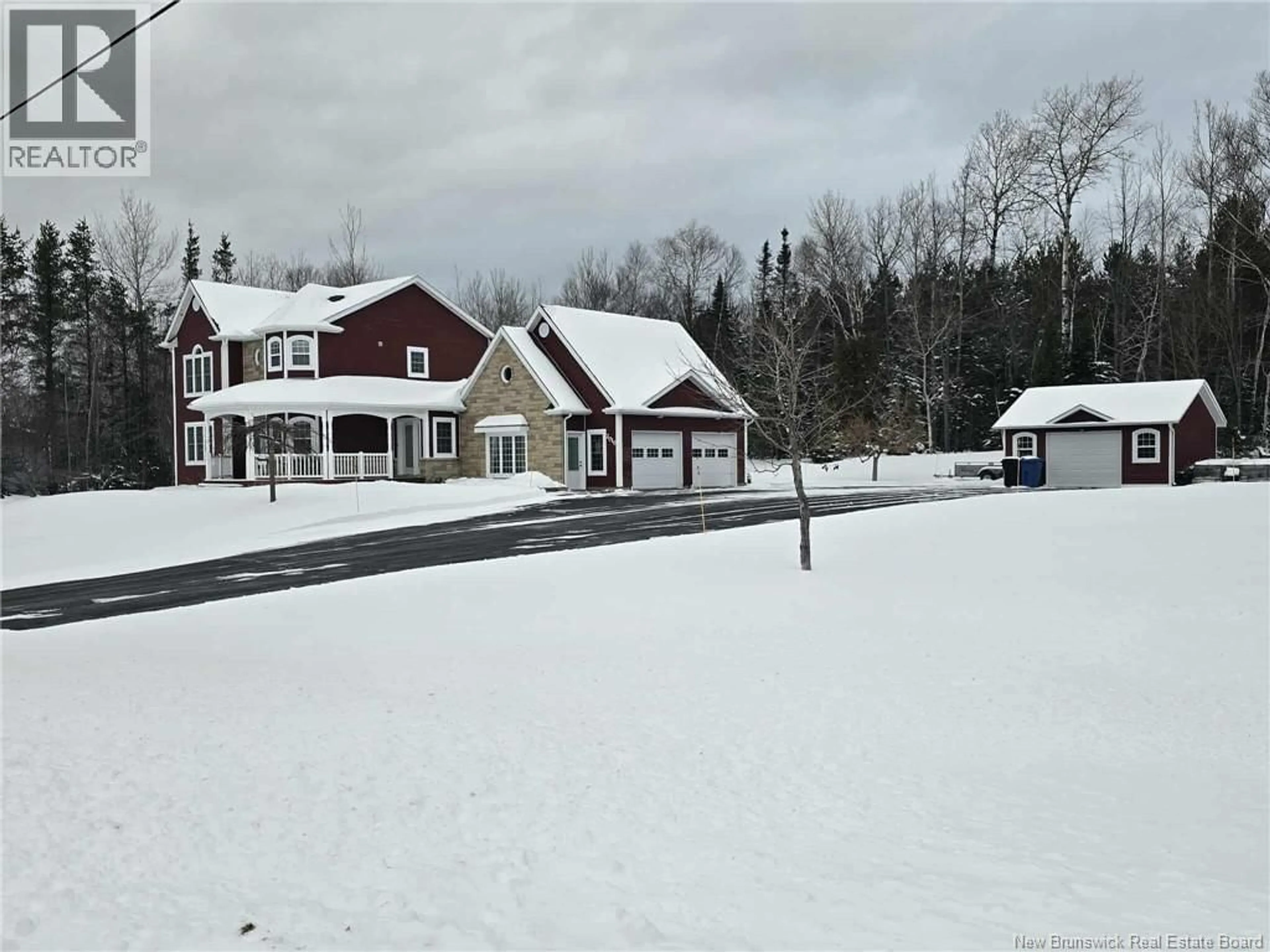 A pic from outside/outdoor area/front of a property/back of a property/a pic from drone, street for 2010 WELLINGTON, Bathurst New Brunswick E2A4X8