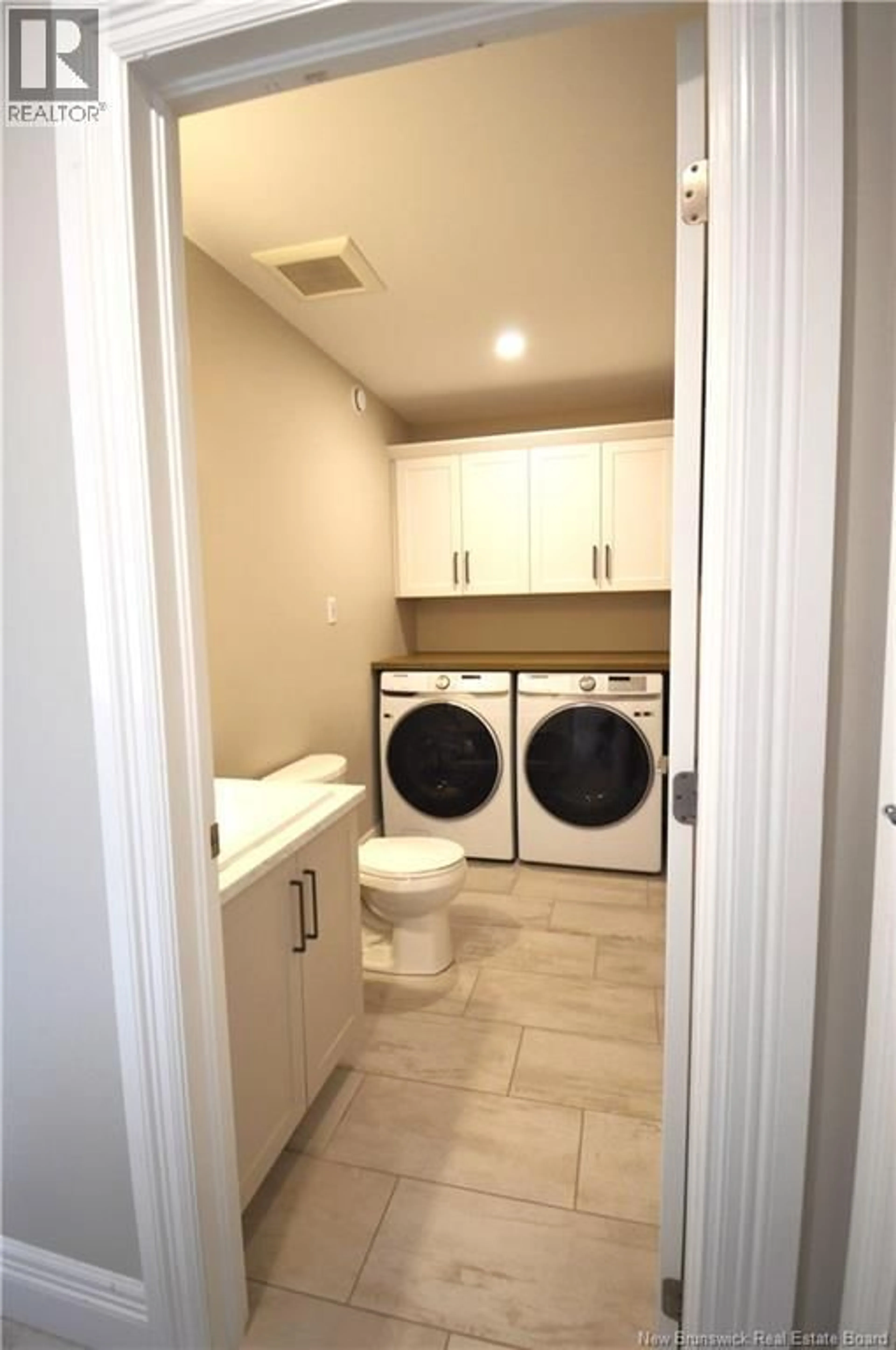 Laundry room for 6 DOMINIQUE STREET, Shediac New Brunswick E4P0S2