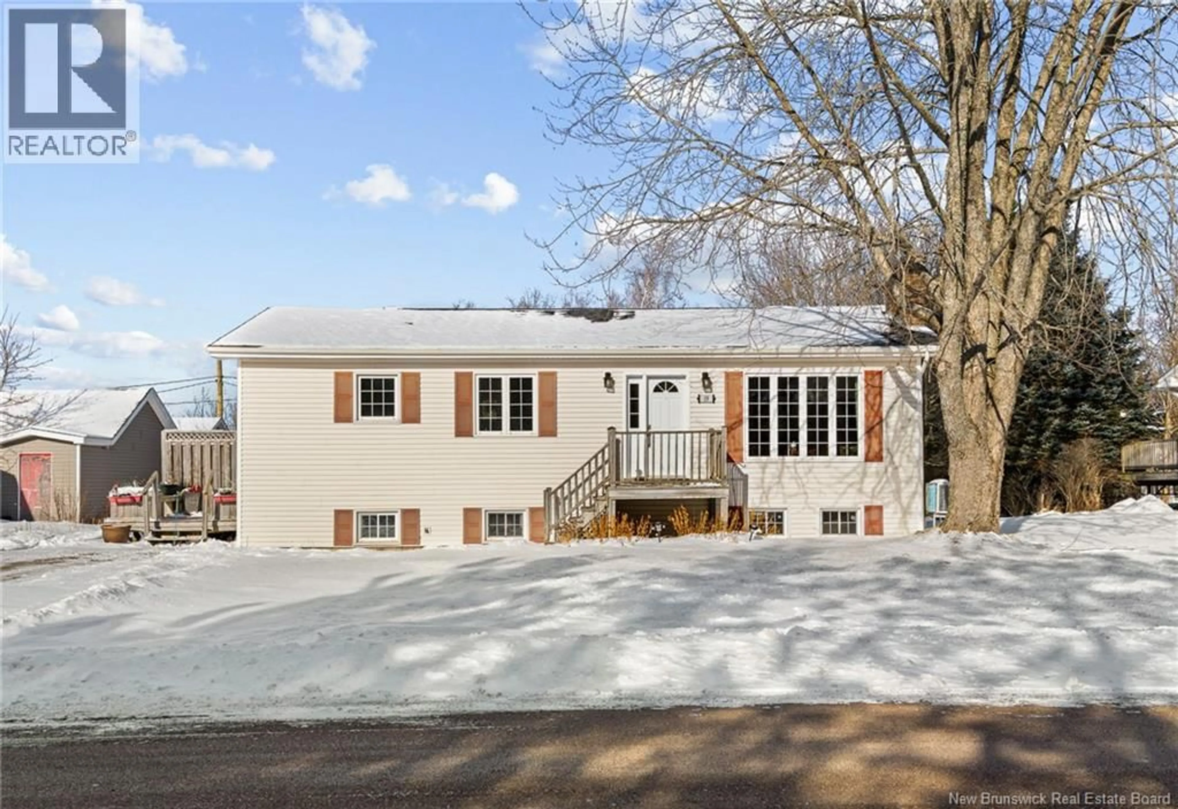 Unknown for 19 BAHAMA STREET, Dieppe New Brunswick E1A4Z1