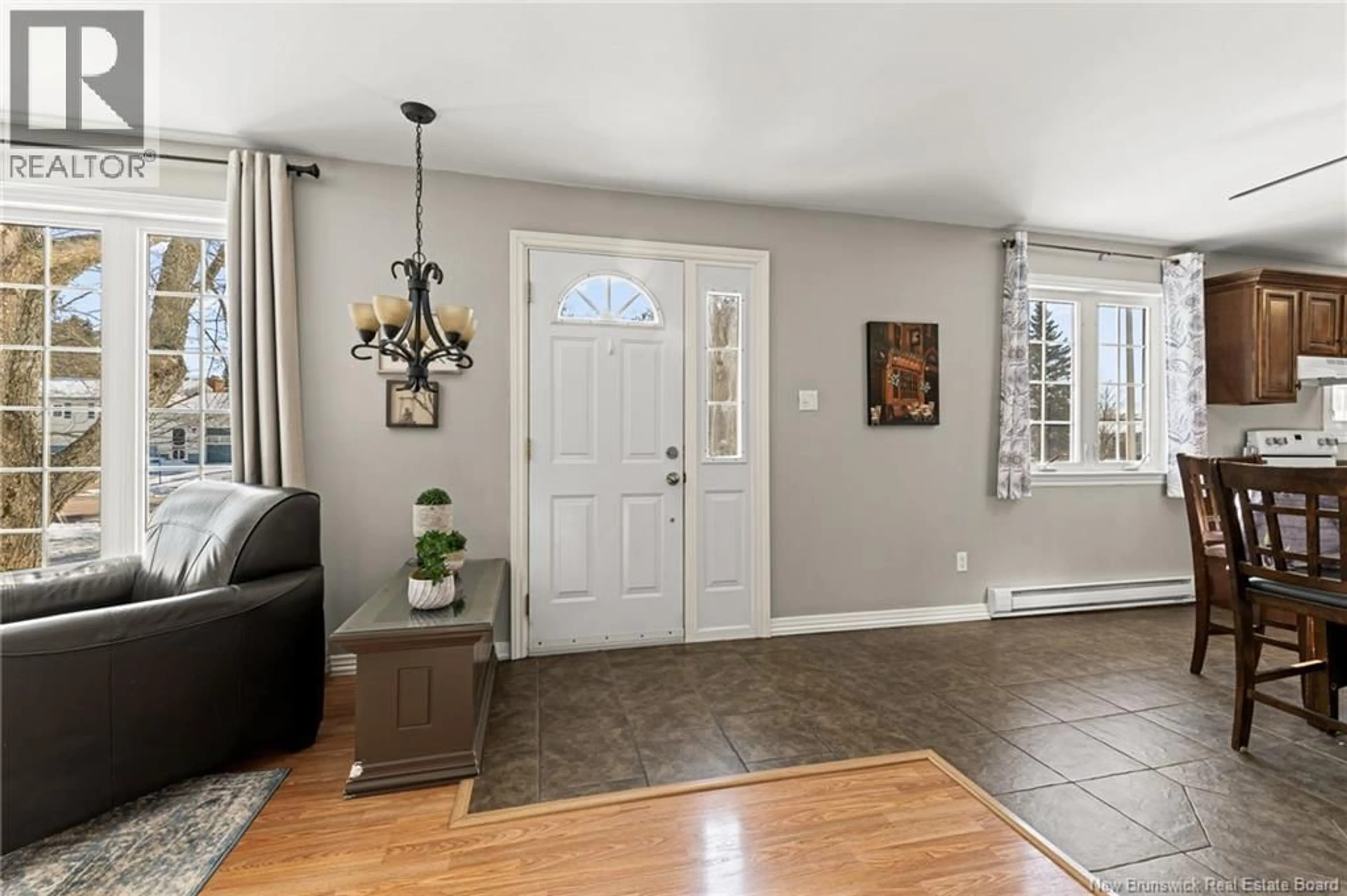 Indoor entryway for 19 BAHAMA STREET, Dieppe New Brunswick E1A4Z1