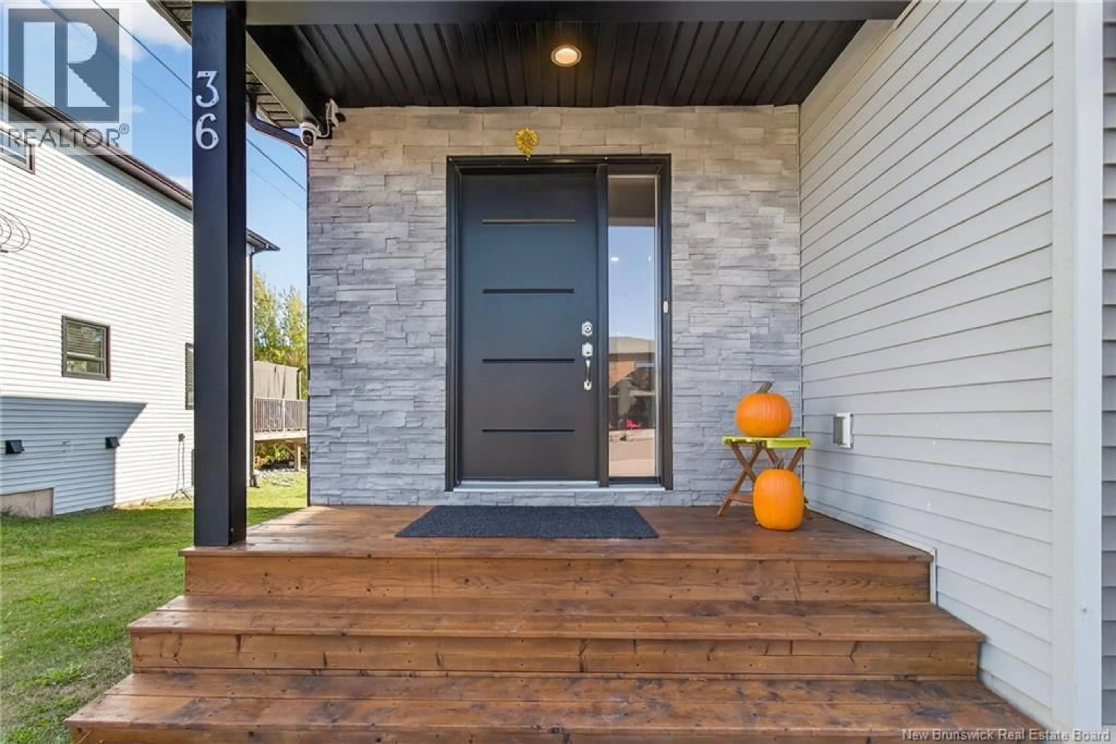 Indoor entryway for 36 TIMANDRA CRESCENT, Moncton New Brunswick E1G5Y4