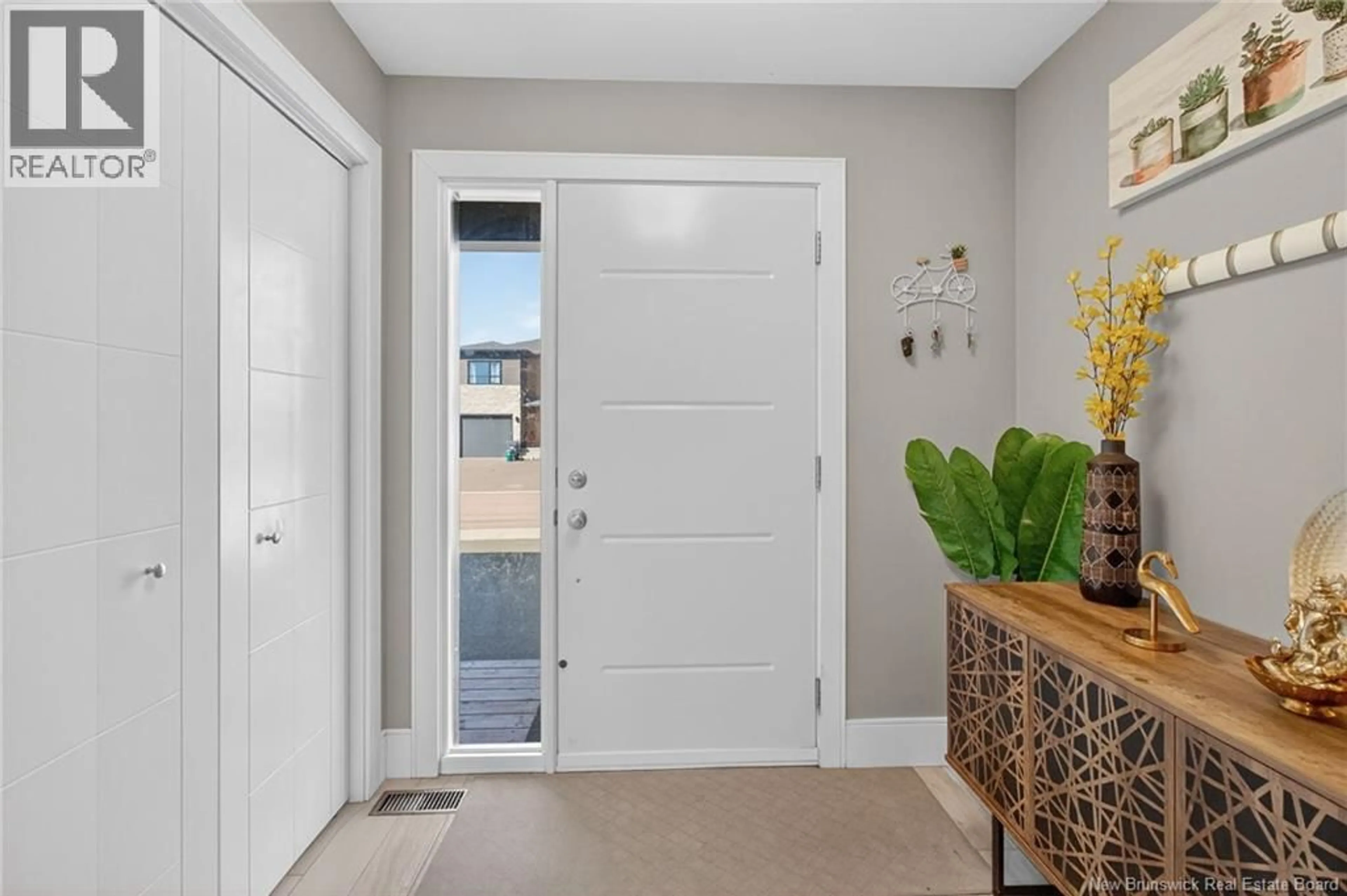 Indoor entryway for 36 TIMANDRA CRESCENT, Moncton New Brunswick E1G5Y4