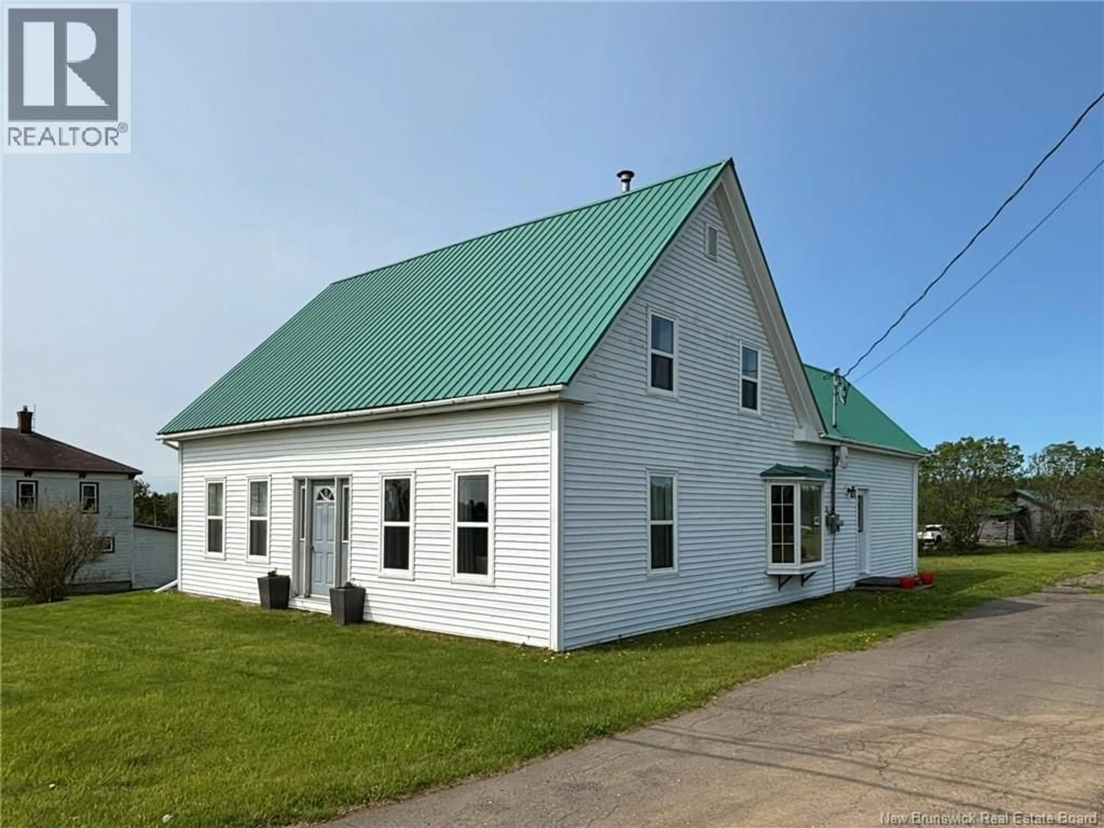Home with vinyl exterior material, building for 844 ROUTE 776, Grand Manan New Brunswick E5G2E2