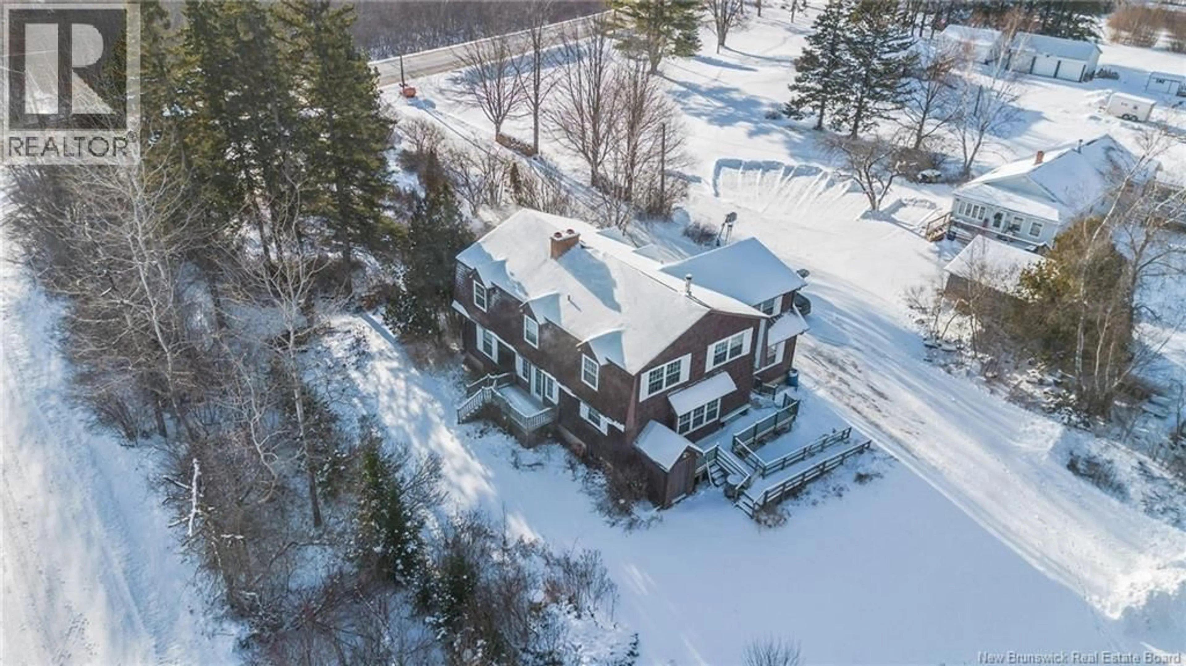 A pic from outside/outdoor area/front of a property/back of a property/a pic from drone, street for 367 ROUTE 105, Maugerville New Brunswick E3A8N6