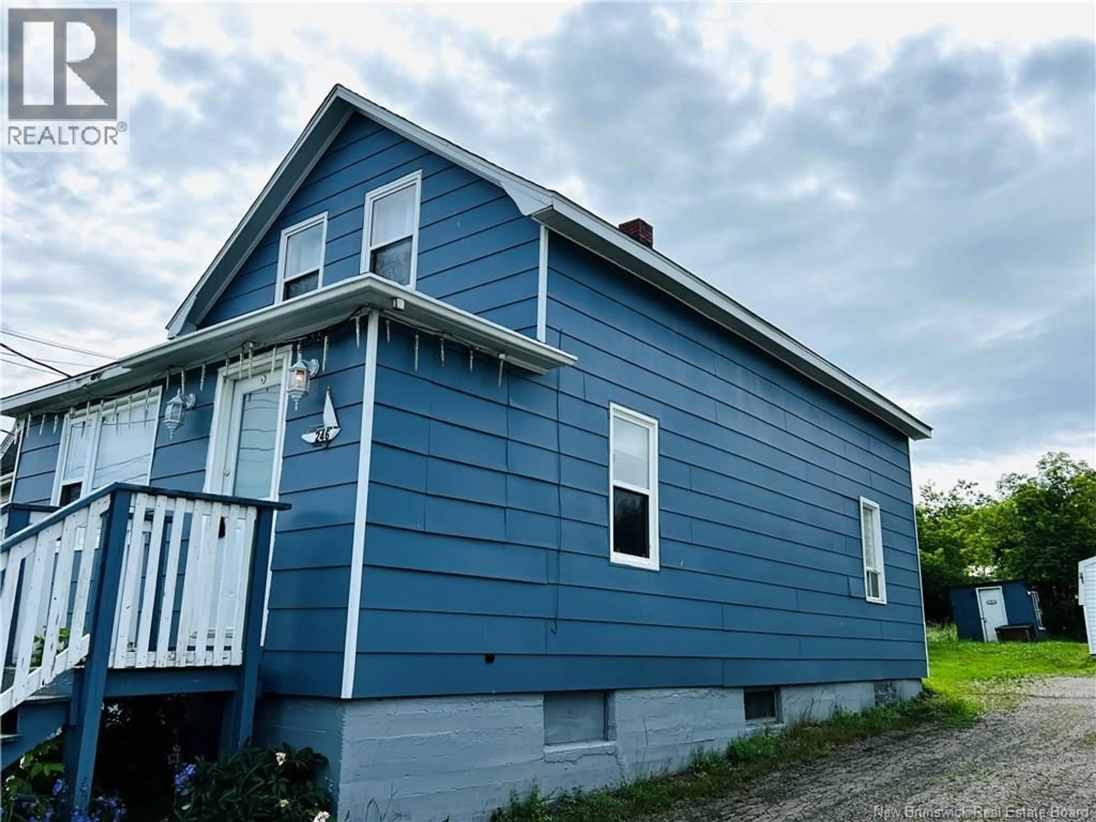 Home with vinyl exterior material, building for 246 DUMARESQ, Bathurst New Brunswick E2A1H8