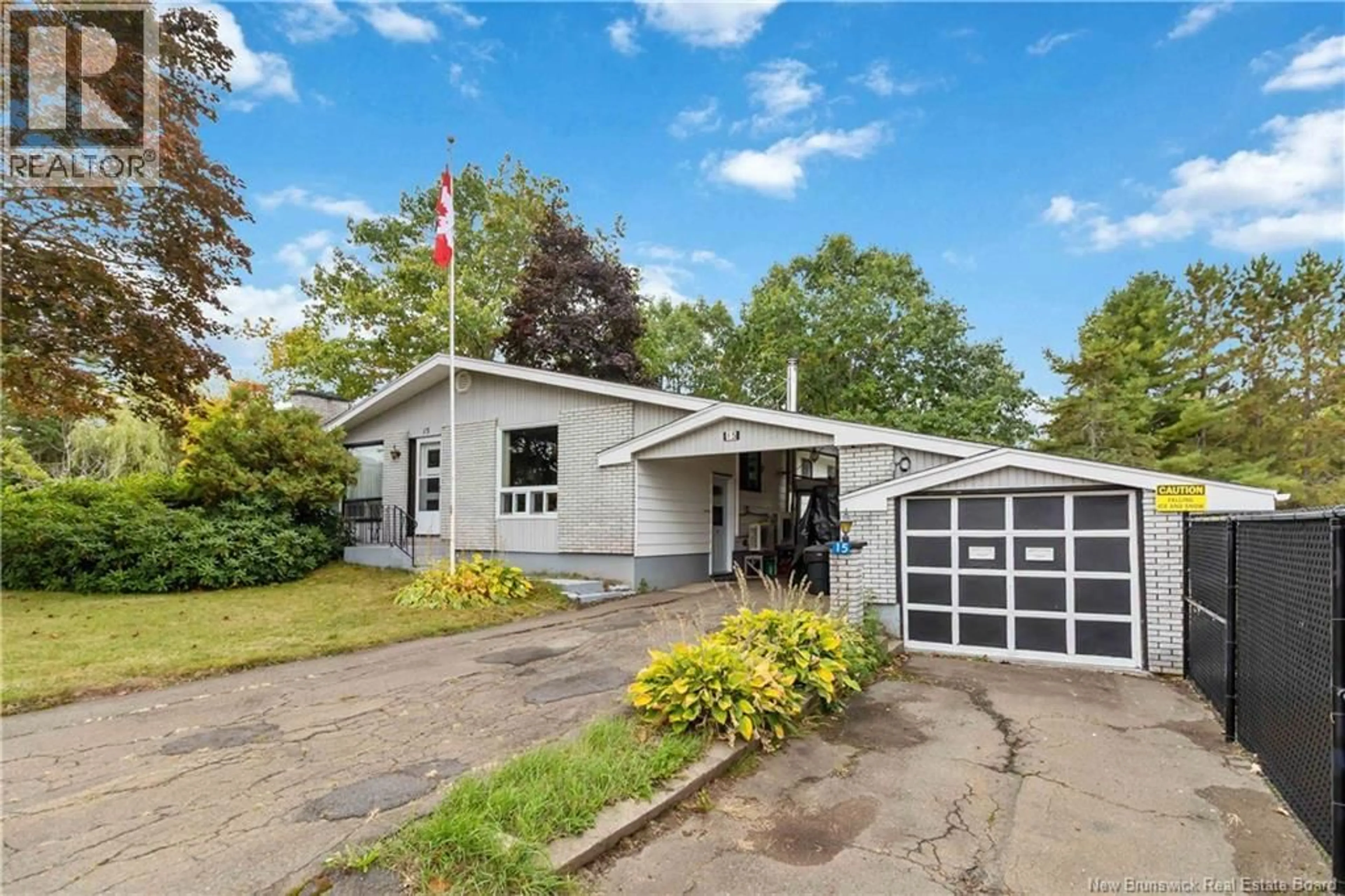 Home with vinyl exterior material, street for 15 CANADA STREET, Saint-Antoine New Brunswick E4V1C4