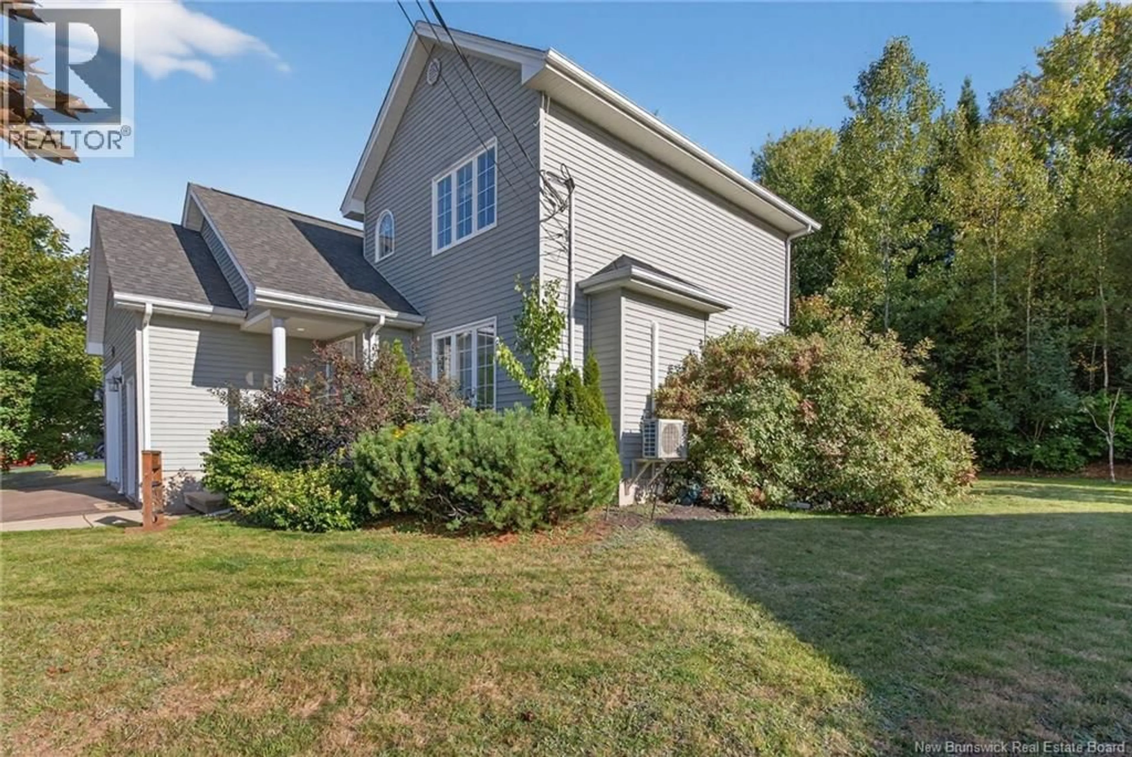 Home with vinyl exterior material, unknown for 28 GLENFOREST DRIVE, Riverview New Brunswick E1B4X3