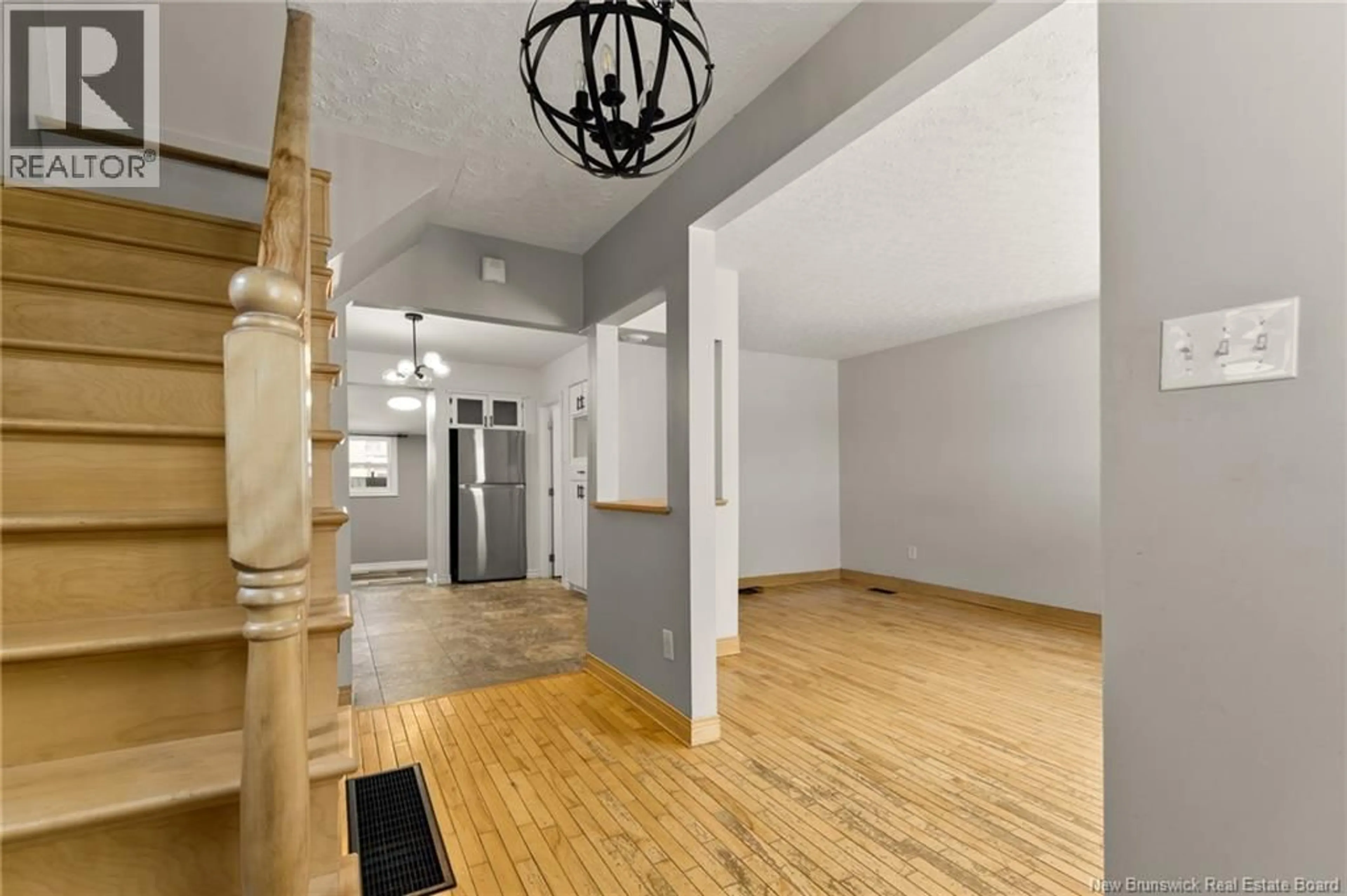 Indoor foyer for 160 SPRUCE, Moncton New Brunswick E1C7K3