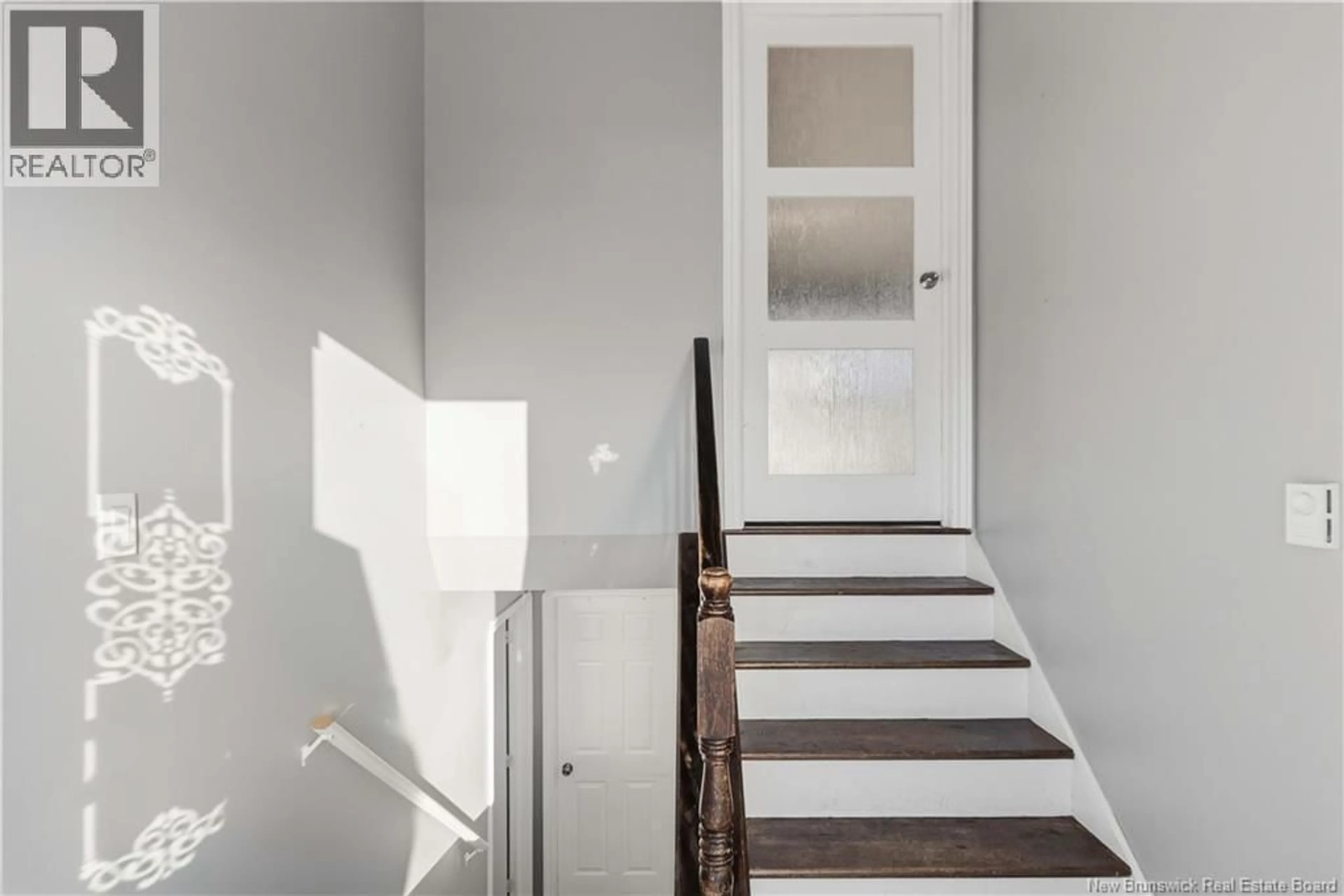 Stairs for 331 THOMAS STREET, Dieppe New Brunswick E1A2C3