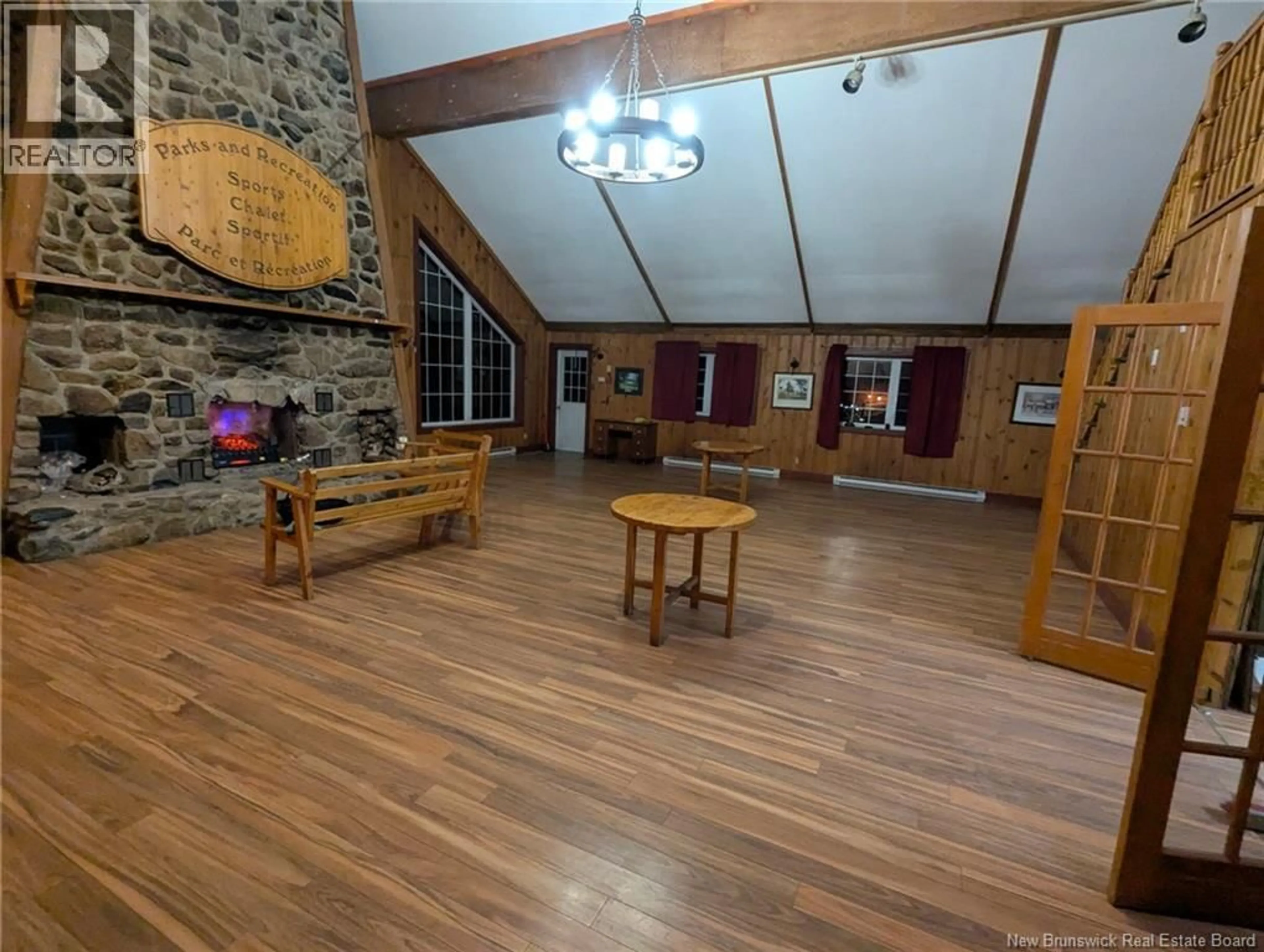 Indoor foyer for 716 GOLF STREET, Bathurst New Brunswick E2A2K9