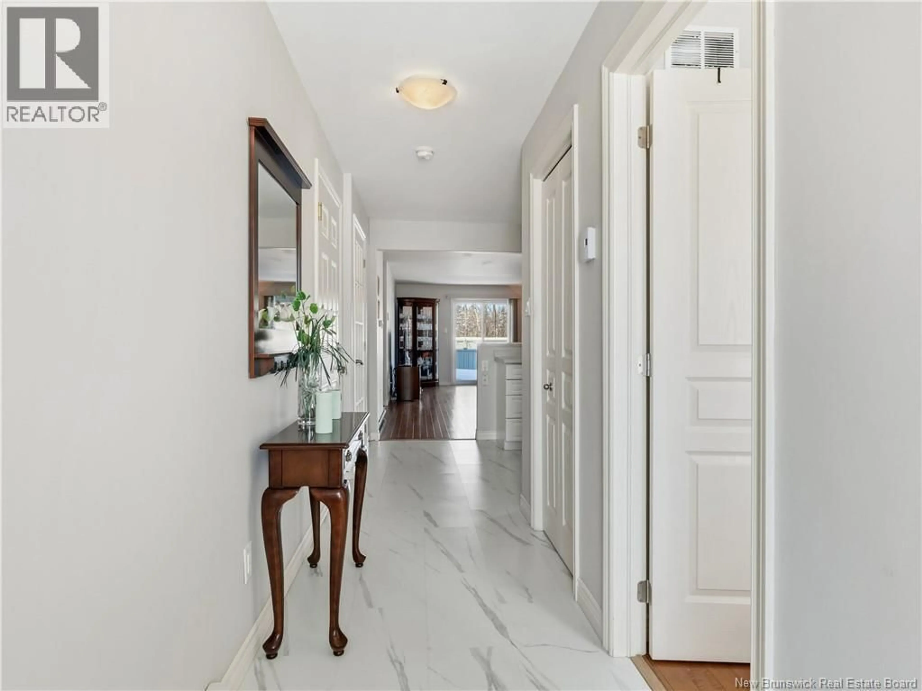Indoor entryway for 4 - 96 DAMIEN, Dieppe New Brunswick E1A0H3