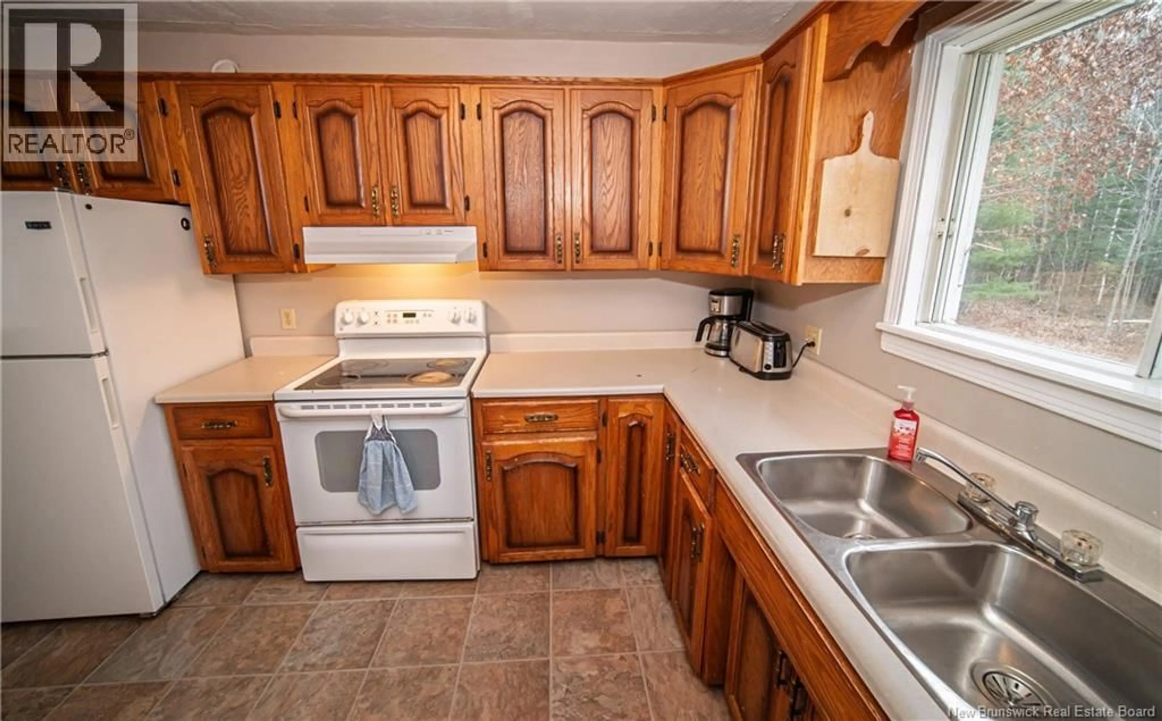 Standard kitchen, ceramic/tile floor for 1180 ROUTE 690, Maquapit Lake New Brunswick E4B1R2