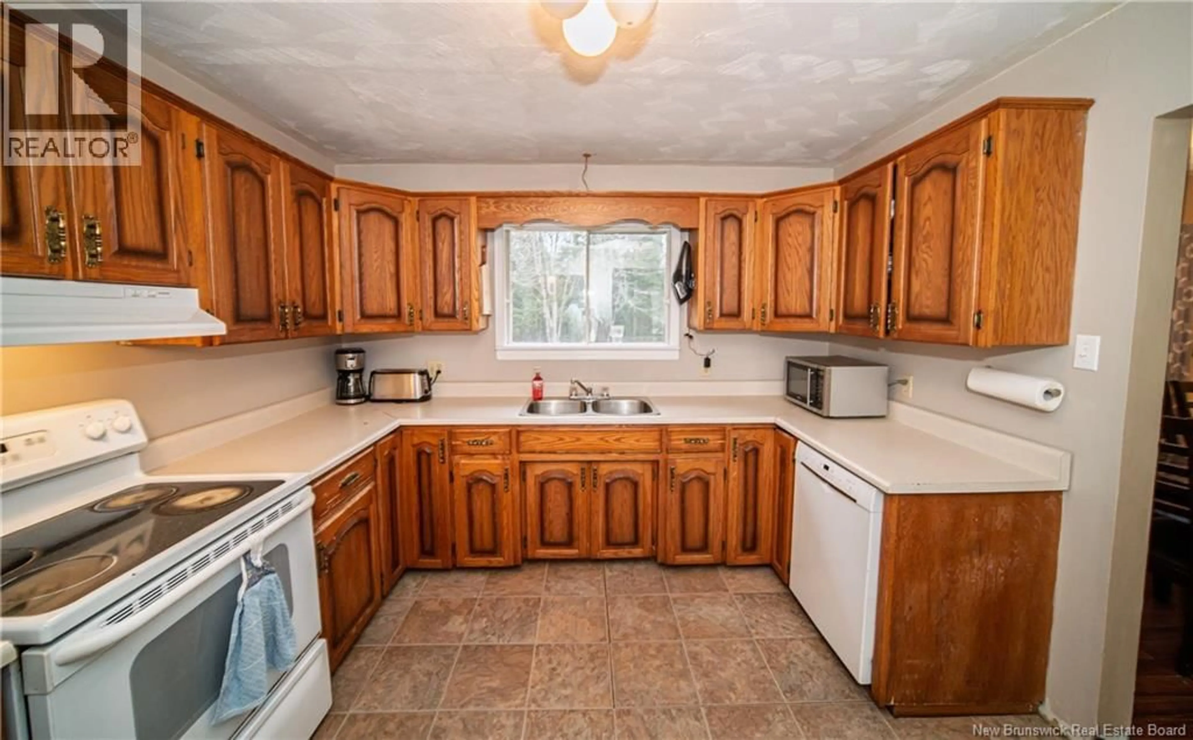 Standard kitchen, ceramic/tile floor for 1180 ROUTE 690, Maquapit Lake New Brunswick E4B1R2