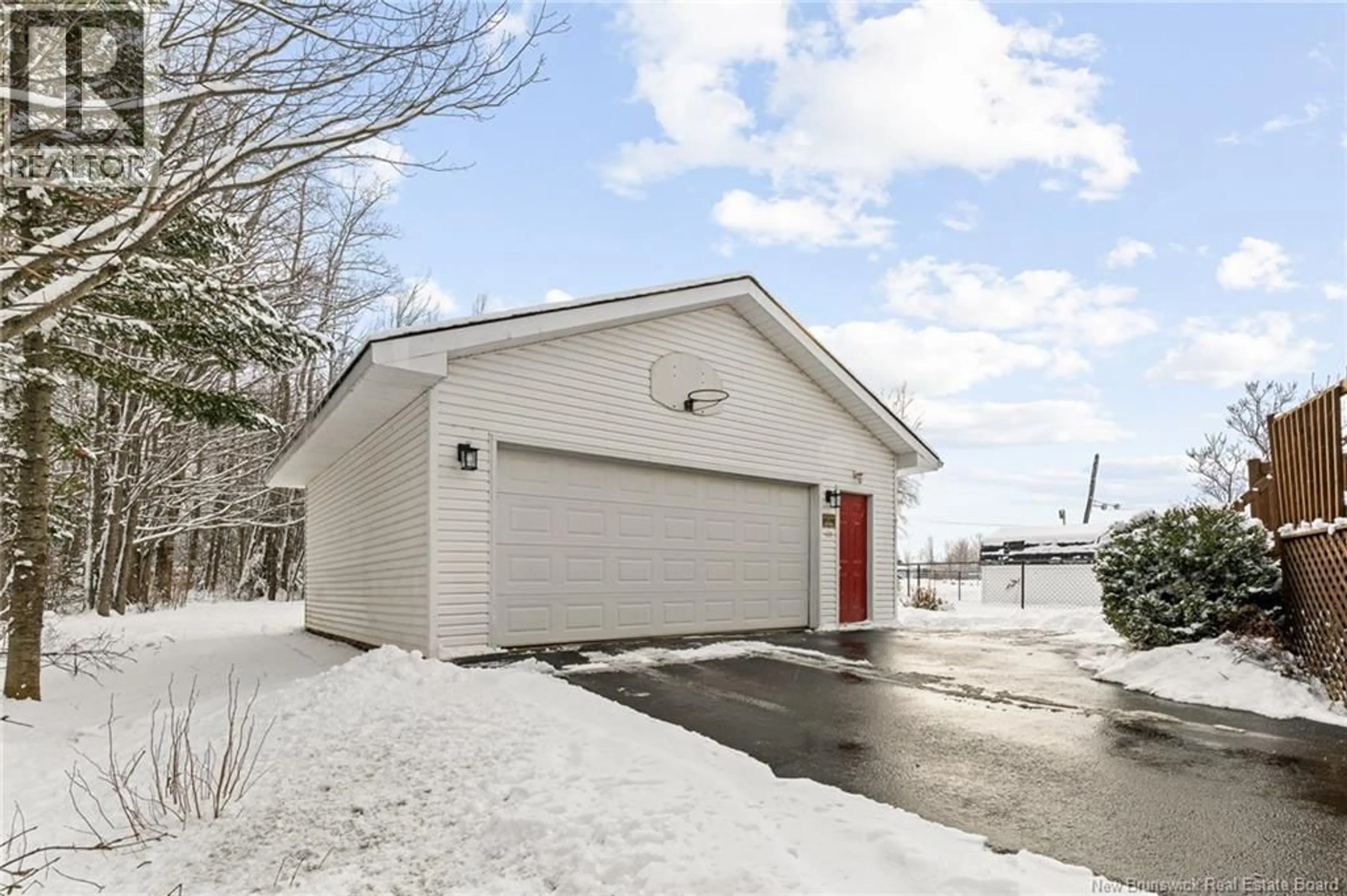 Indoor garage for 332 RYAN, Moncton New Brunswick E1G2W3