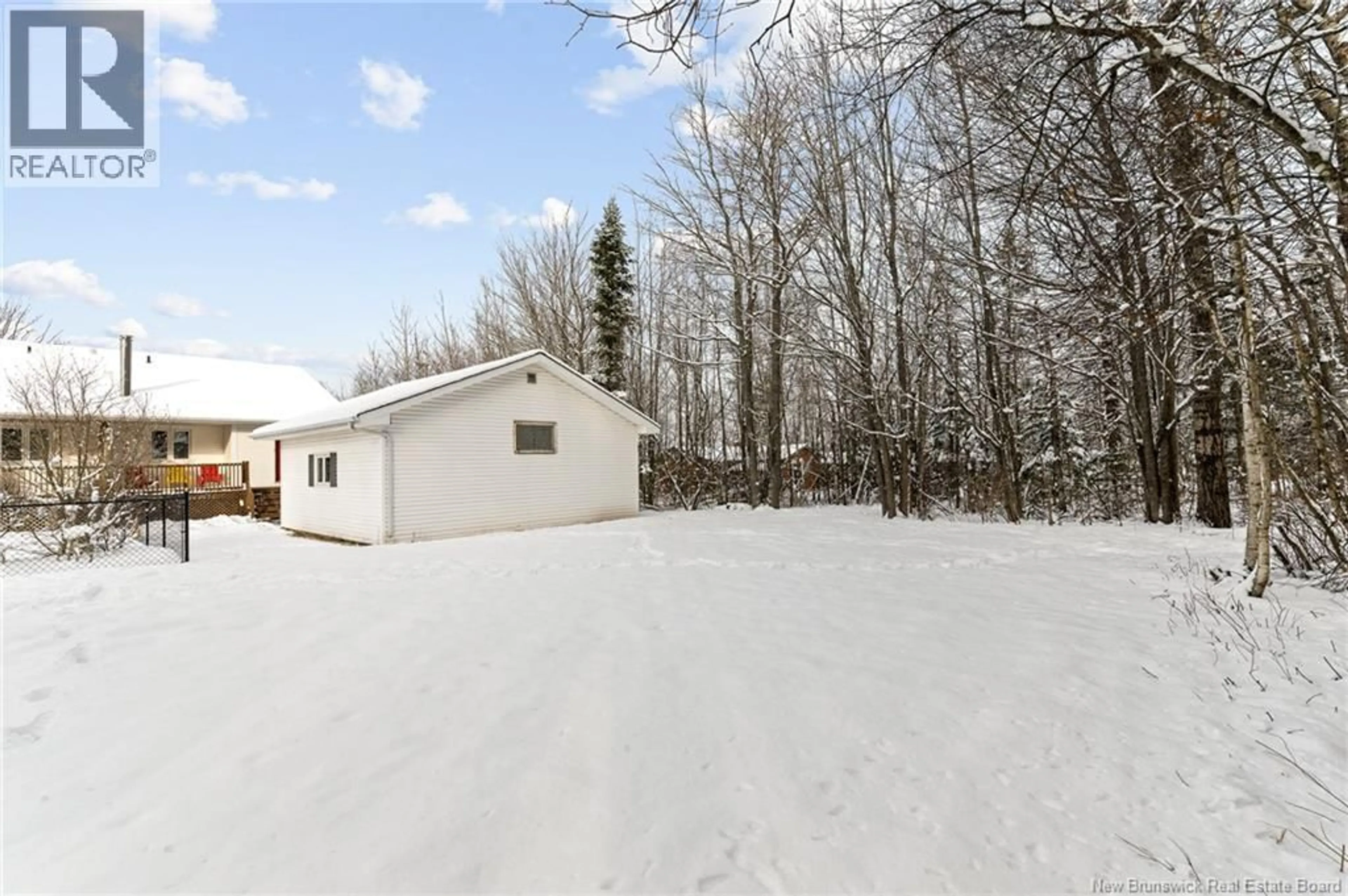 Unknown for 332 RYAN, Moncton New Brunswick E1G2W3