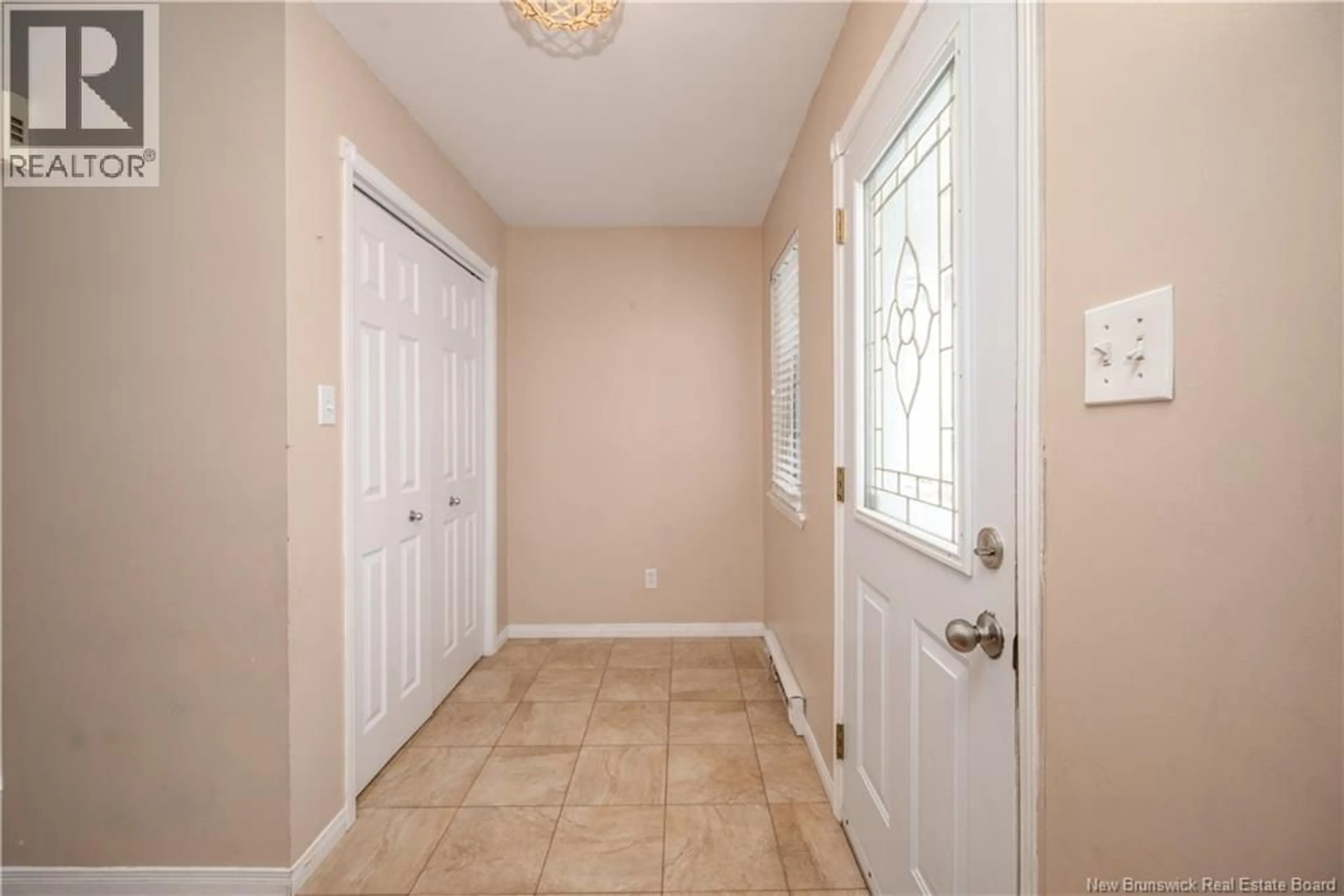 Indoor entryway for 109 HAMPTON STREET, Moncton New Brunswick E1G5H2