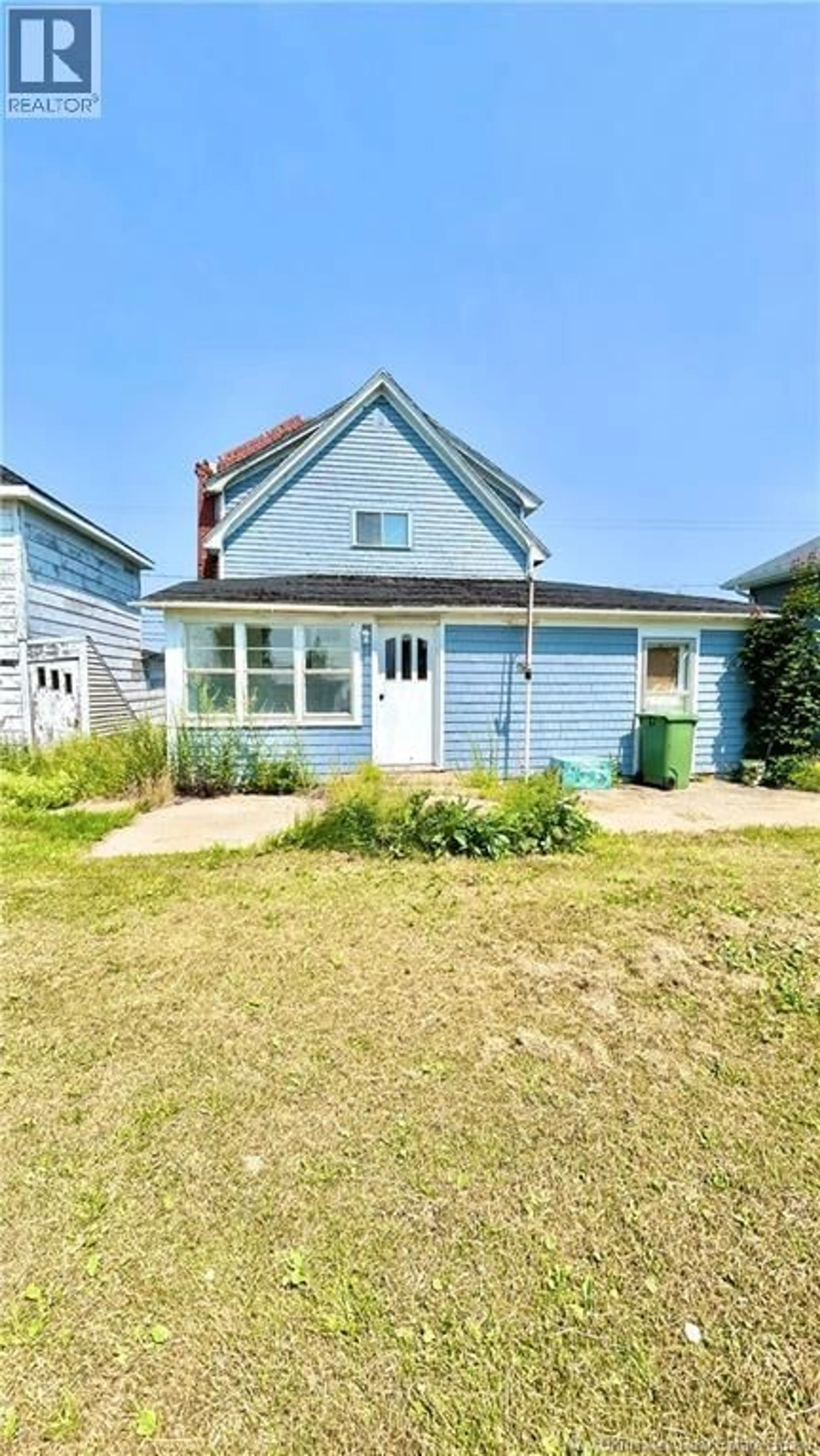 A pic from outside/outdoor area/front of a property/back of a property/a pic from drone, street for 7658 ST-PAUL, Bas-Caraquet New Brunswick E1W6C9