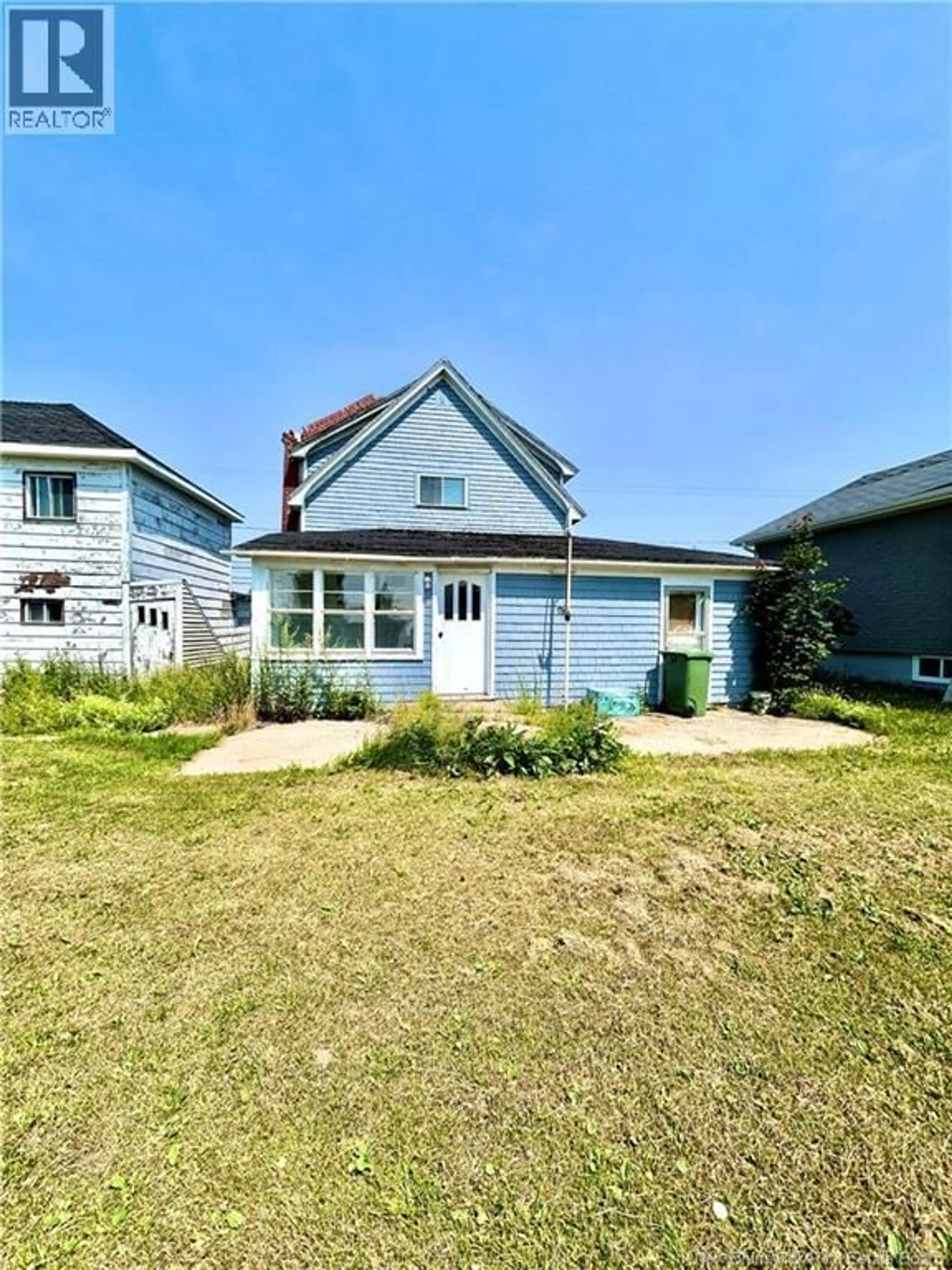 A pic from outside/outdoor area/front of a property/back of a property/a pic from drone, street for 7658 ST-PAUL, Bas-Caraquet New Brunswick E1W6C9