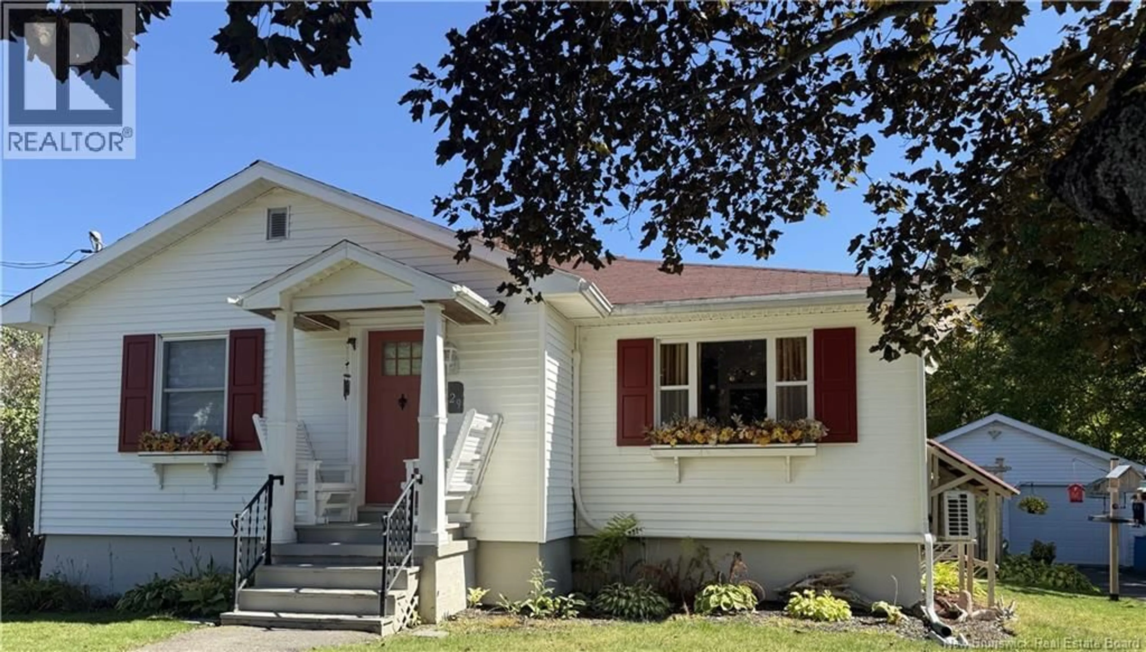 Home with vinyl exterior material, street for 29 SCHOOL STREET, St. Stephen New Brunswick E3L2N5