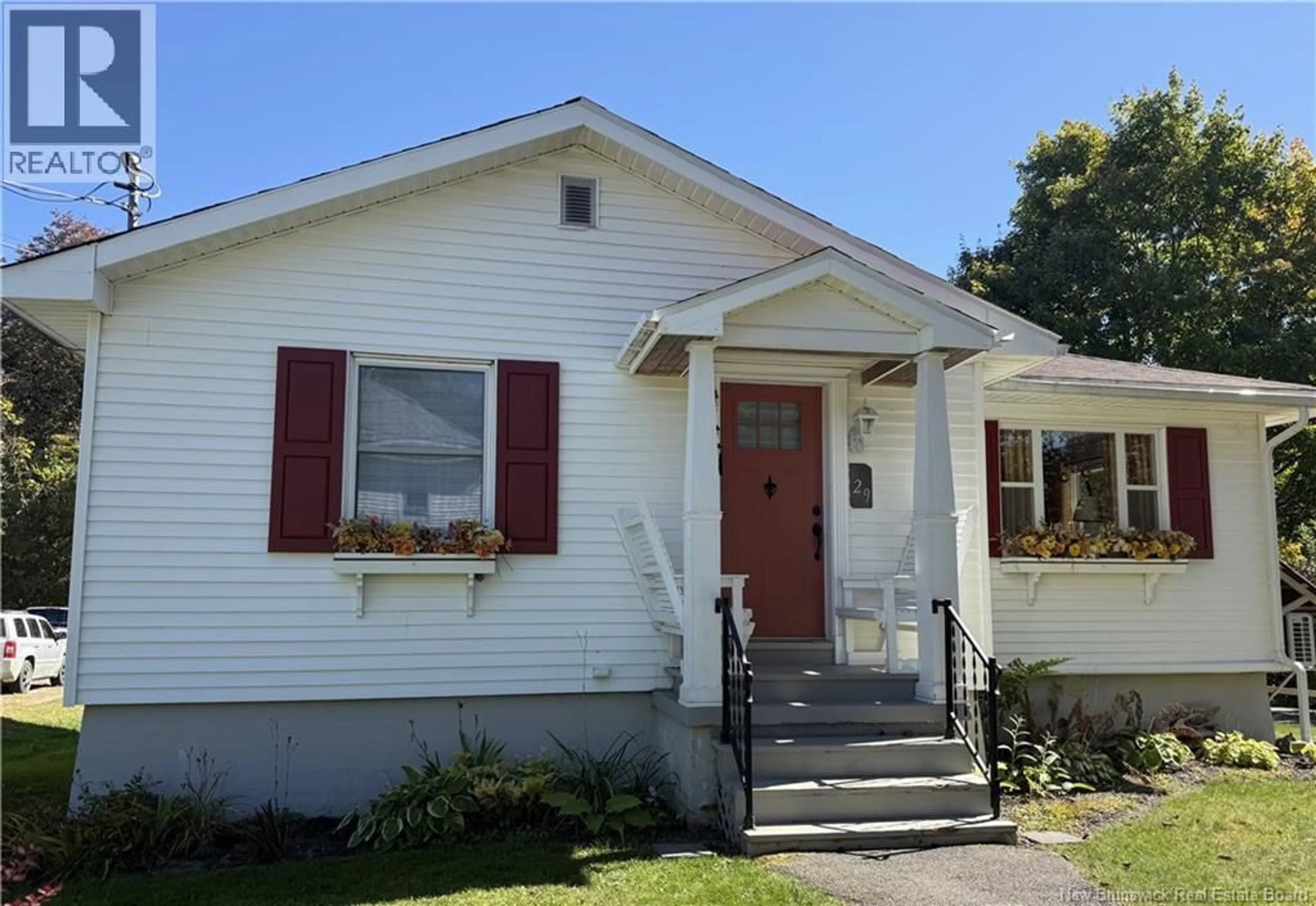 Home with vinyl exterior material, street for 29 SCHOOL STREET, St. Stephen New Brunswick E3L2N5