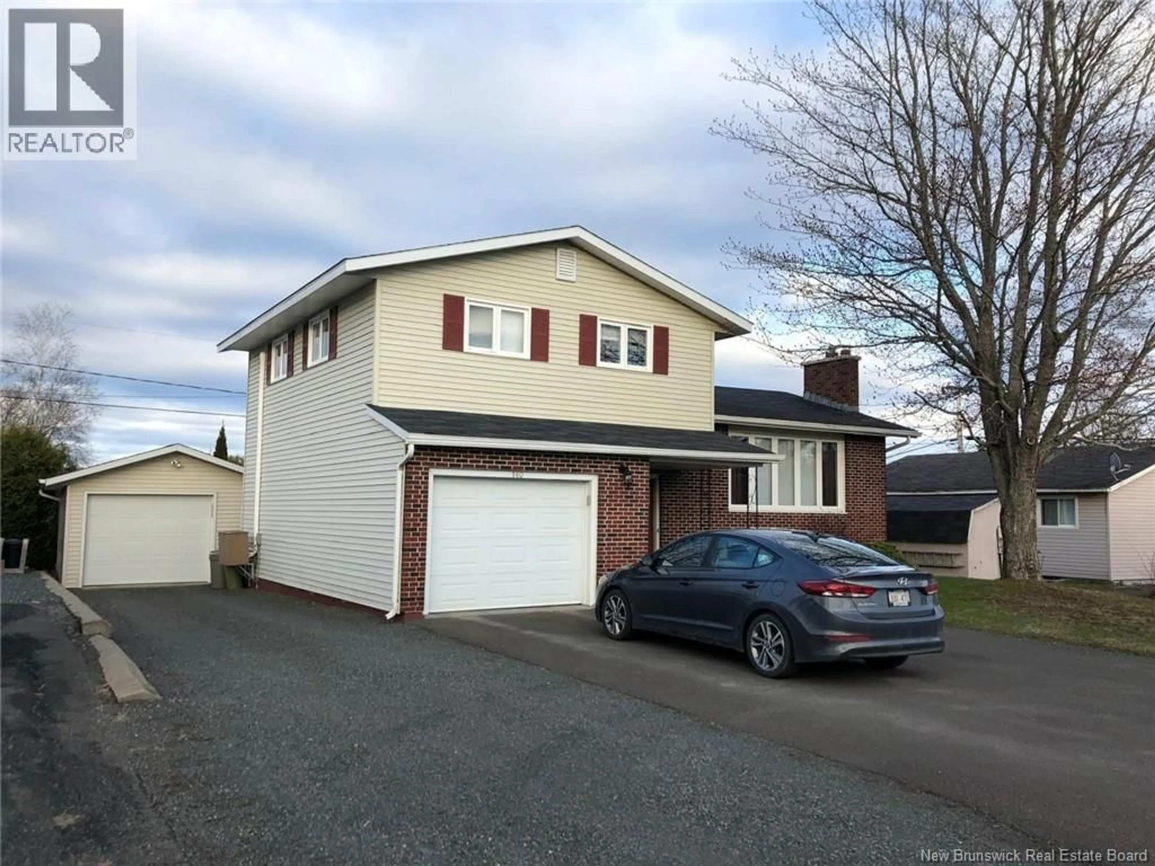 Unknown for 140 HELEN STREET, Woodstock New Brunswick E7M1W9