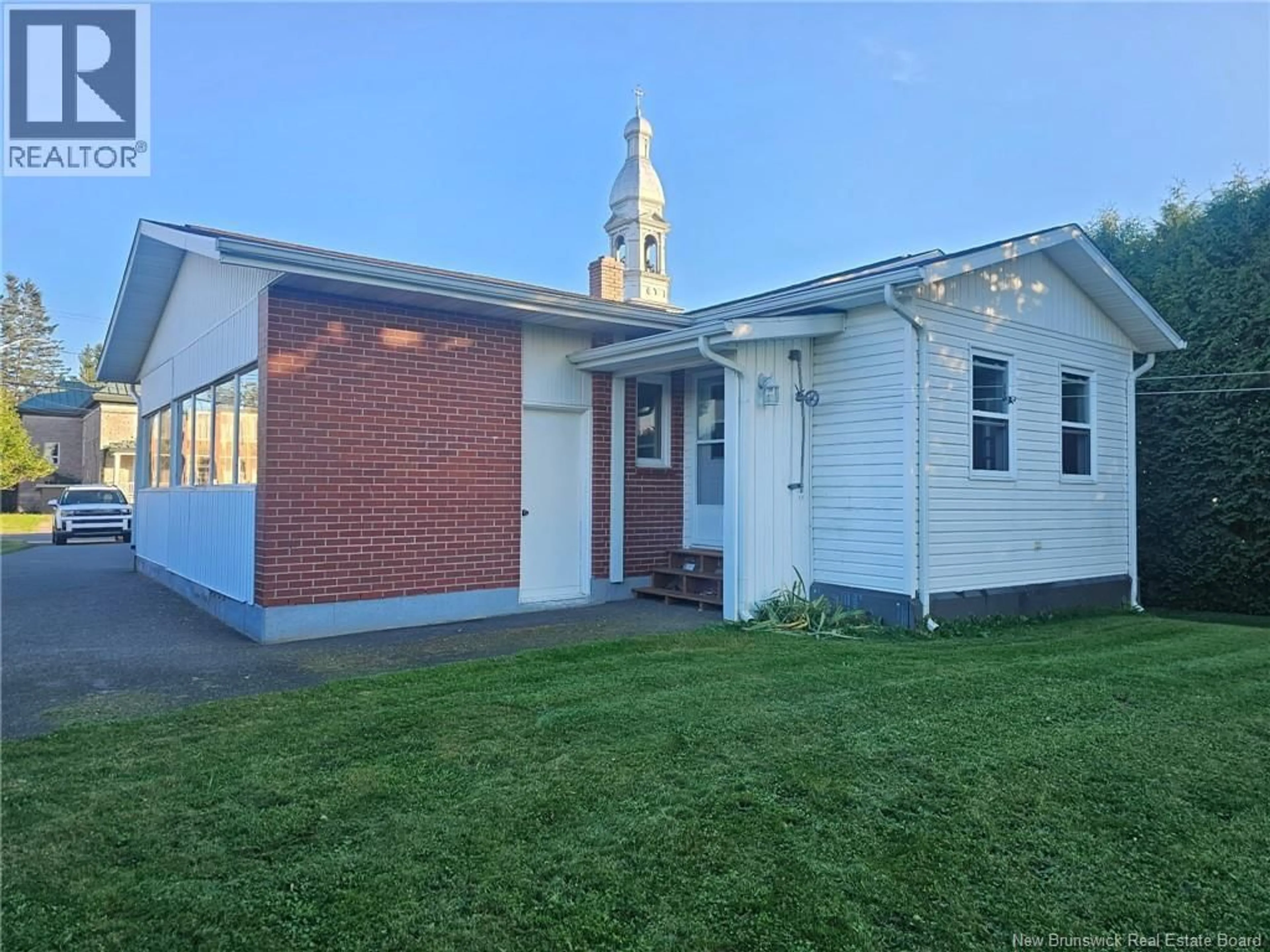 Home with vinyl exterior material, unknown for 356 CHAPEL STREET, Grand Falls New Brunswick J7W0H7