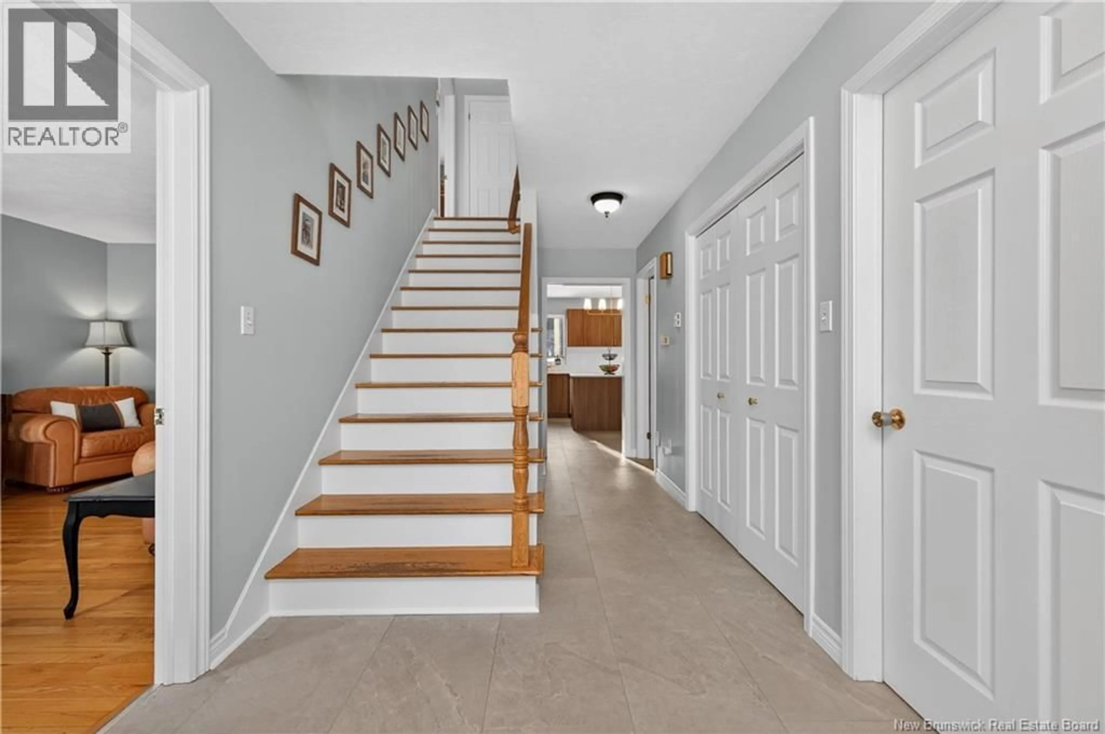Indoor foyer for 523 ALPHÉE STREET, Dieppe New Brunswick E1A6W6