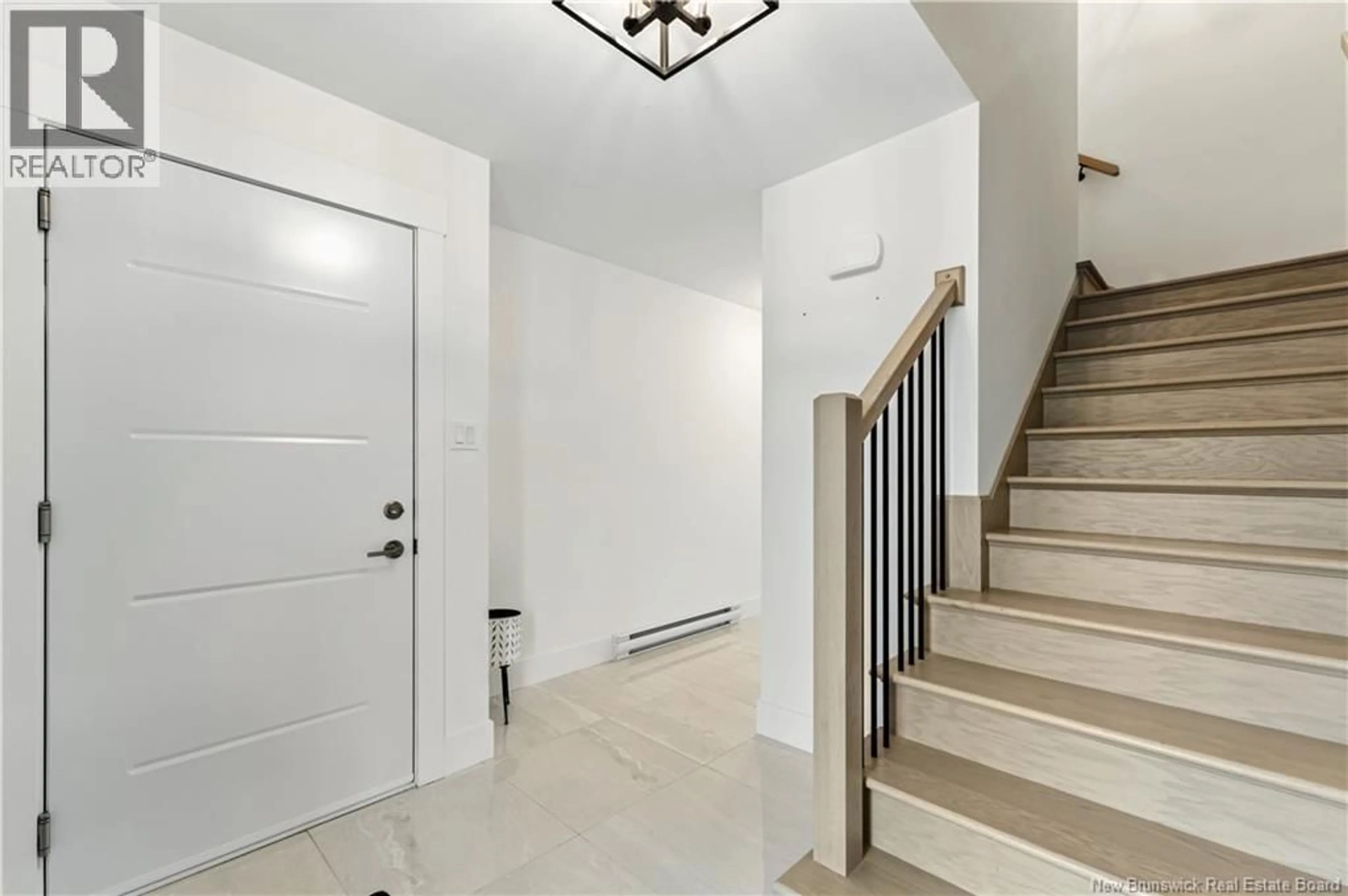 Indoor foyer for 156 RUNNEYMEADE, Riverview New Brunswick E1B0K2