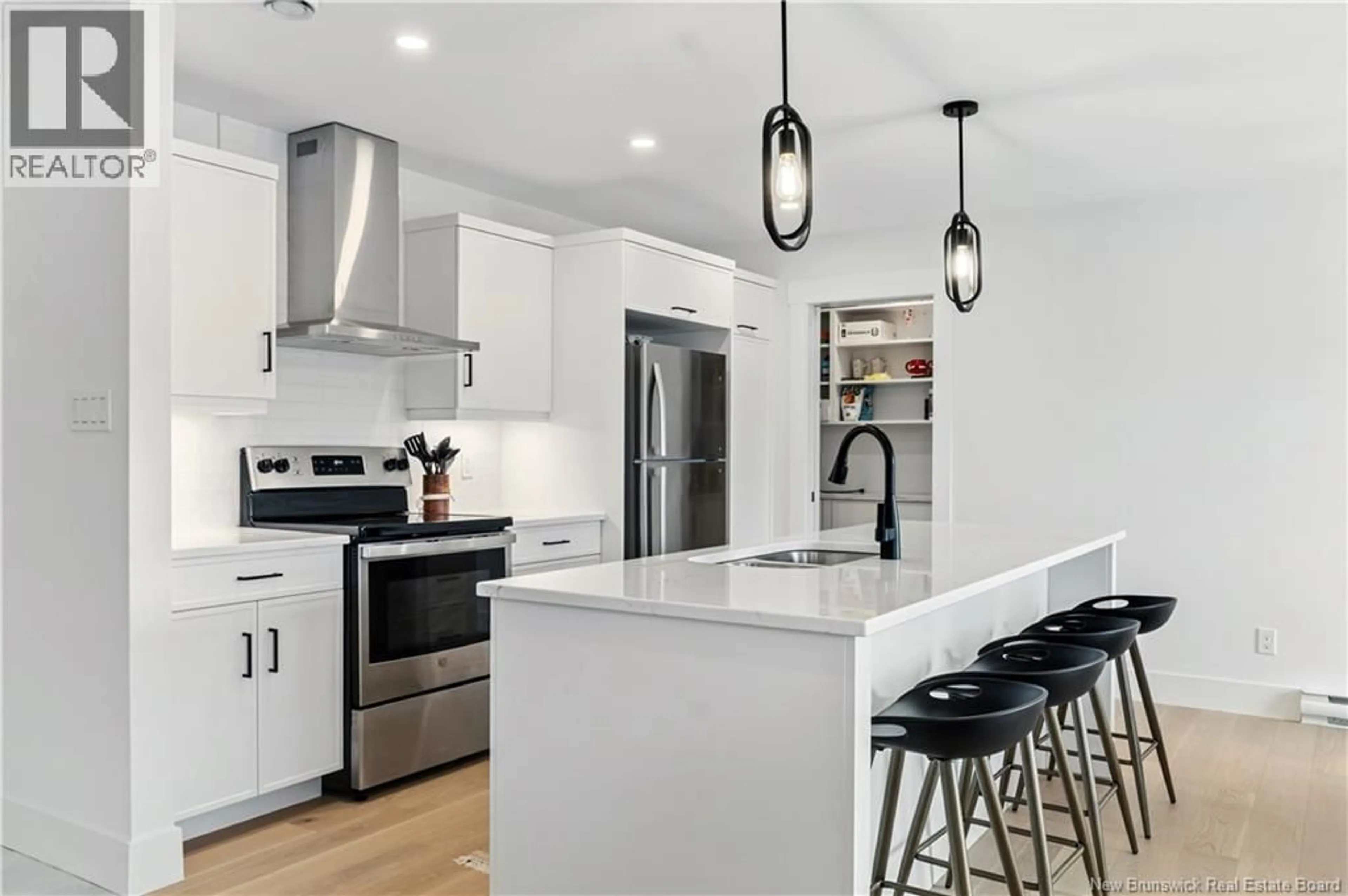 Contemporary kitchen, unknown for 156 RUNNEYMEADE, Riverview New Brunswick E1B0K2