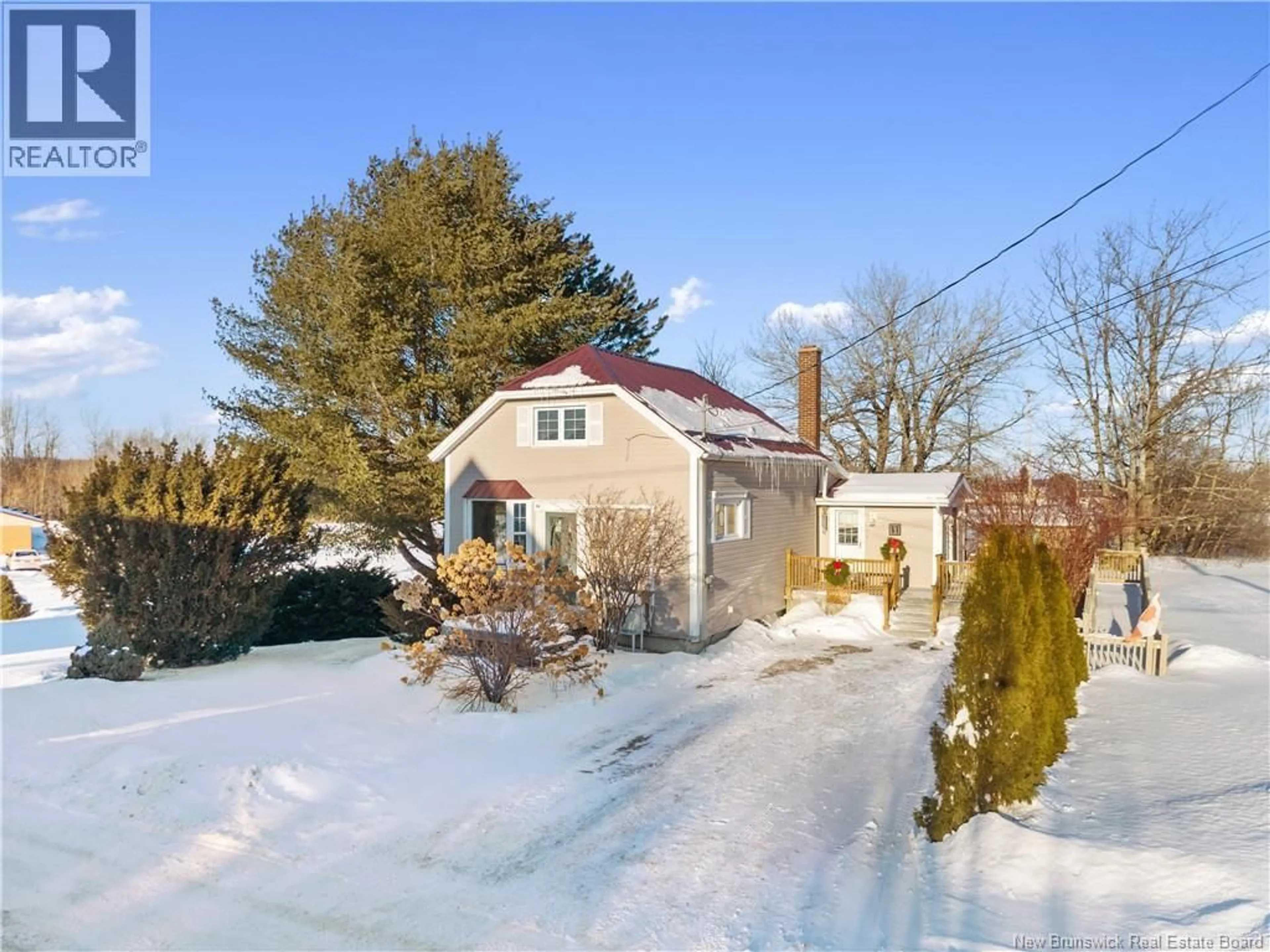 A pic from outside/outdoor area/front of a property/back of a property/a pic from drone, street for 34 MANSE STREET, Miramichi New Brunswick E1N4H1