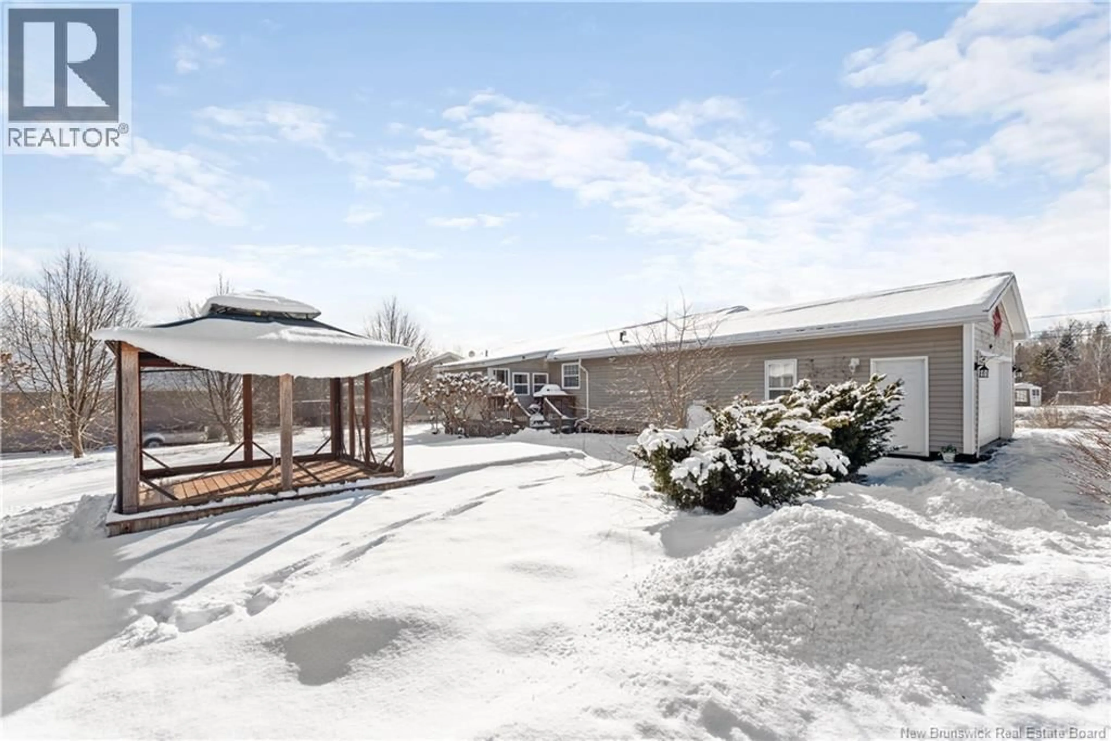 Patio, street for 73 LARSEN LANE, Salisbury New Brunswick E4J3L2