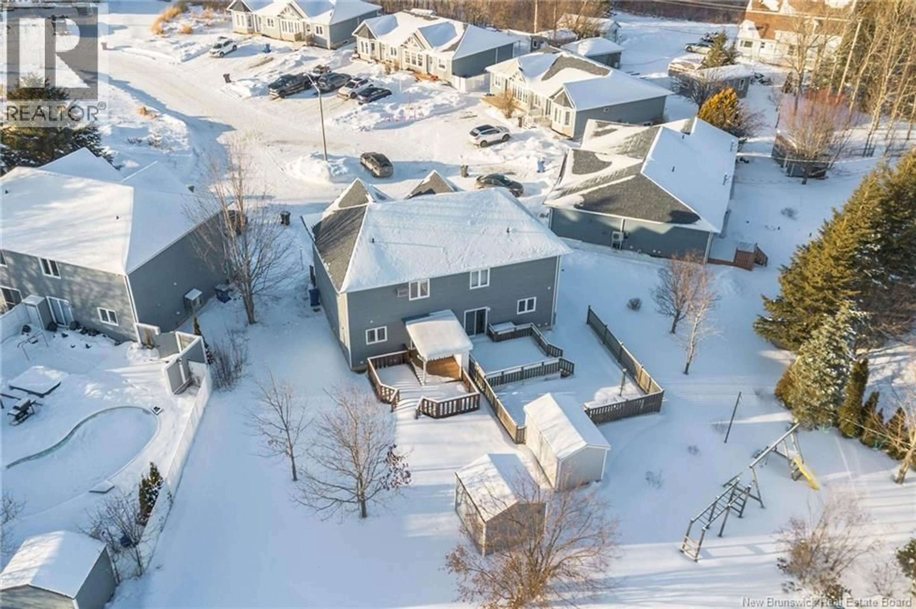 A pic from outside/outdoor area/front of a property/back of a property/a pic from drone, street for 1085 WESTBROOK COURT, Bathurst New Brunswick E2A4X1