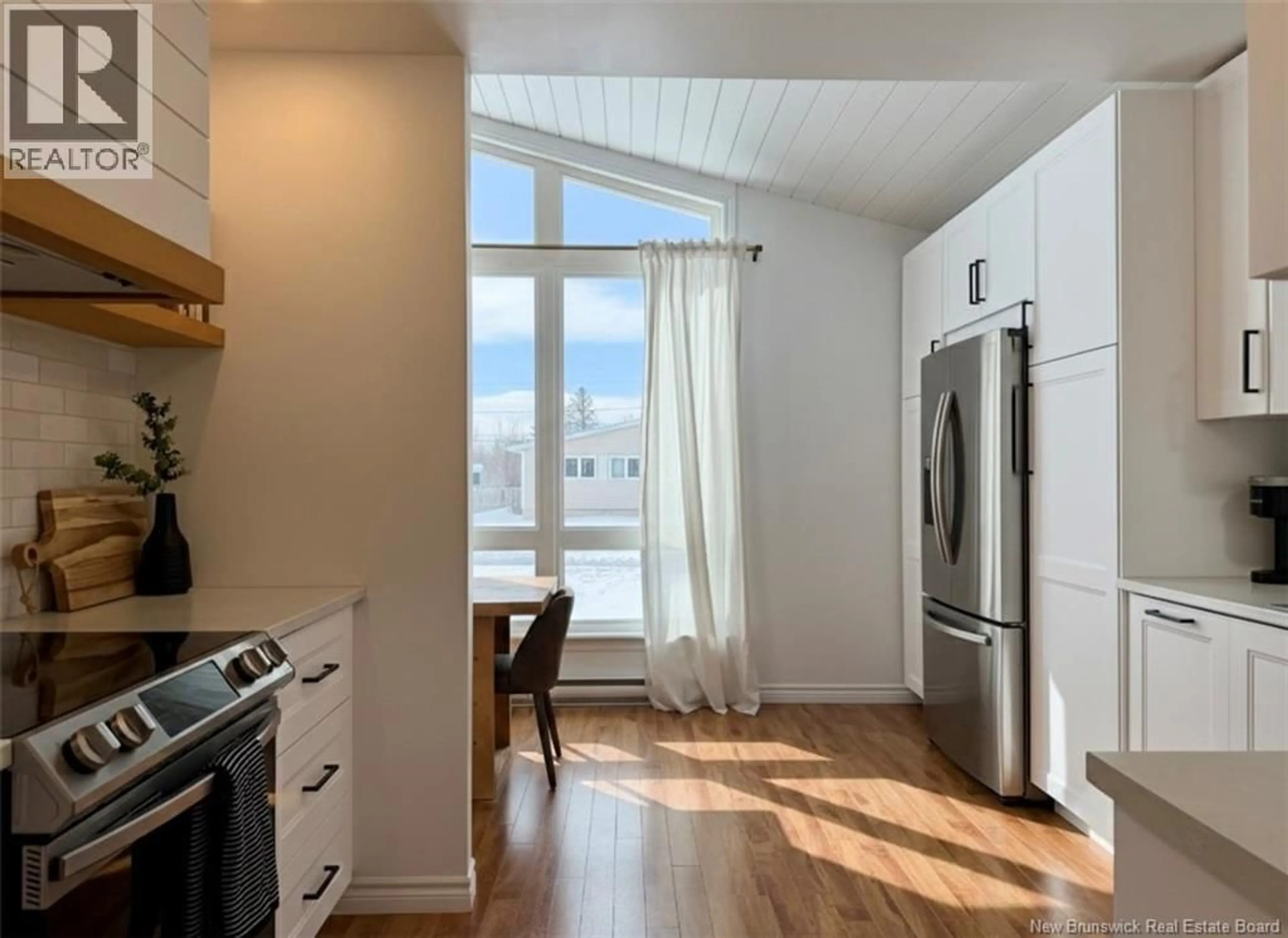 Unknown for 1250 VANTASSELL STREET, Bathurst New Brunswick E2A4C8