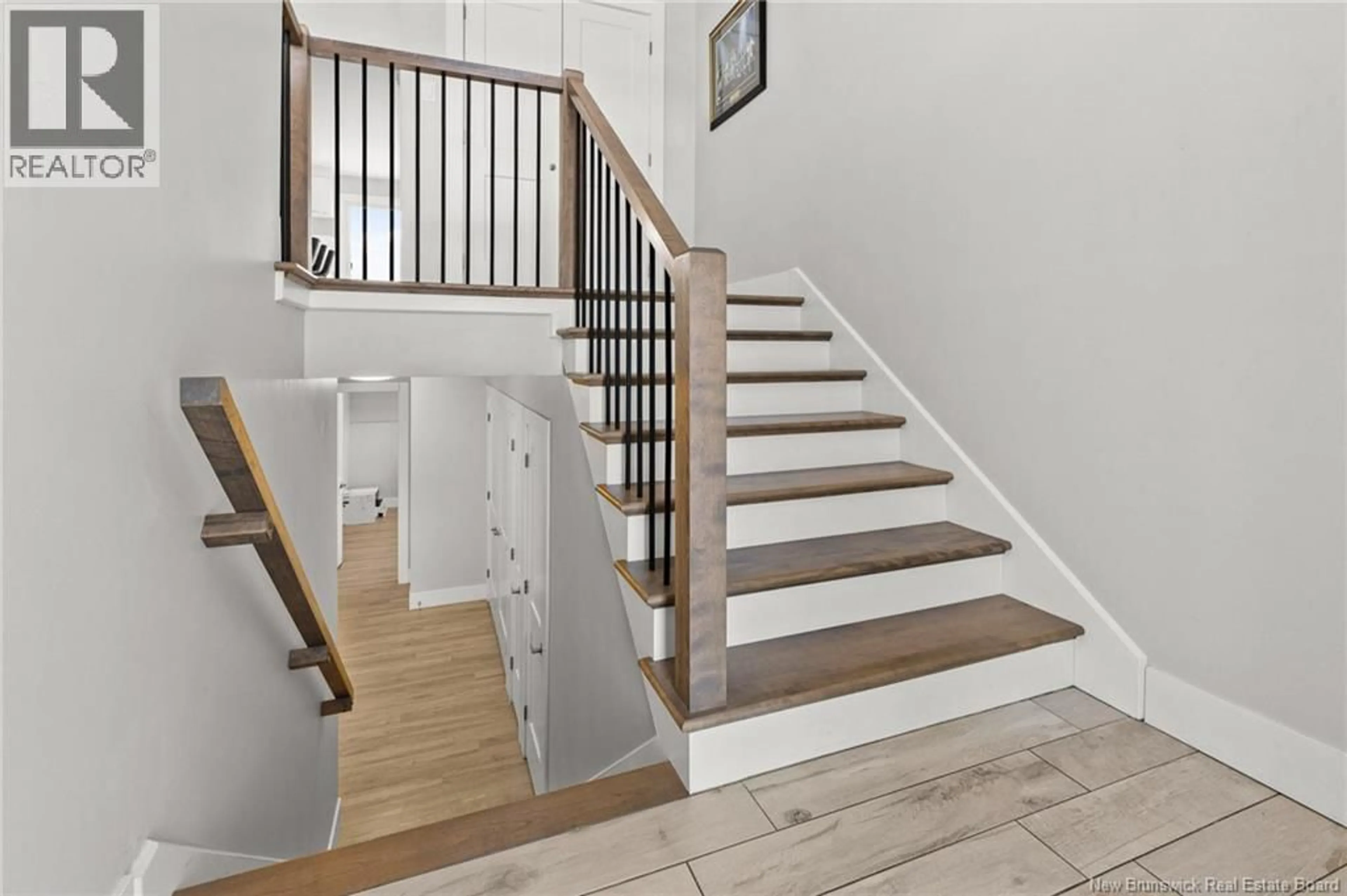 Stairs for 206 HERMAN STREET, Dieppe New Brunswick E1A7G7