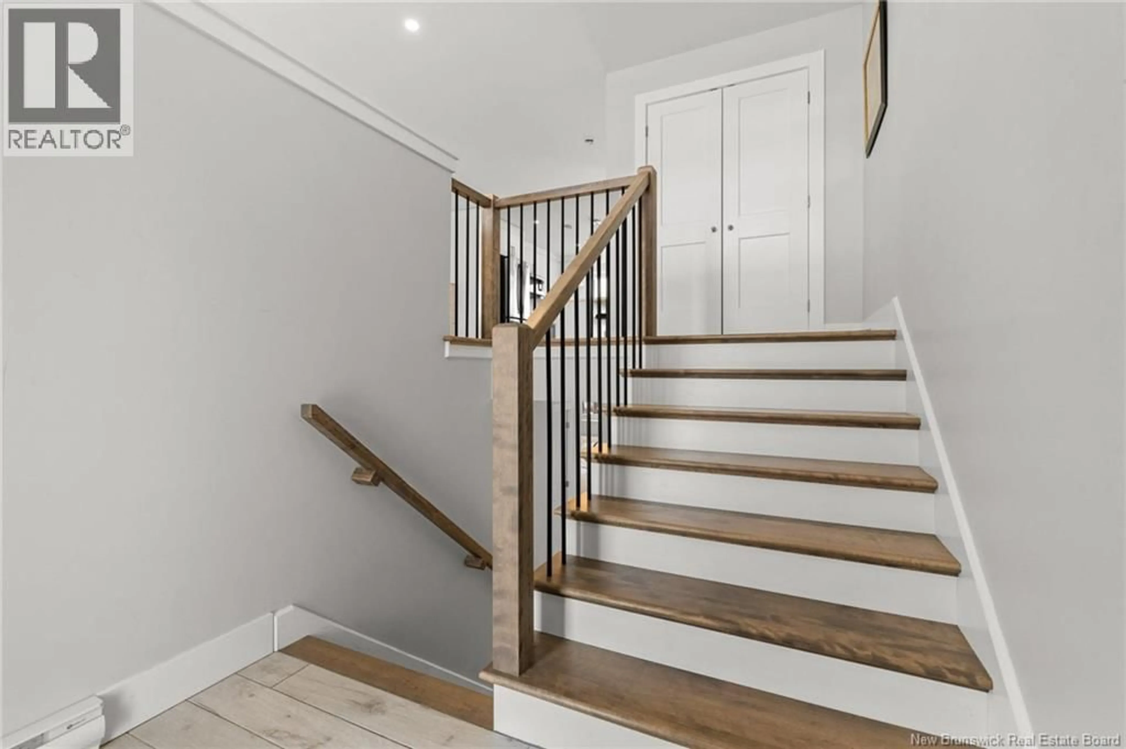 Stairs for 206 HERMAN STREET, Dieppe New Brunswick E1A7G7