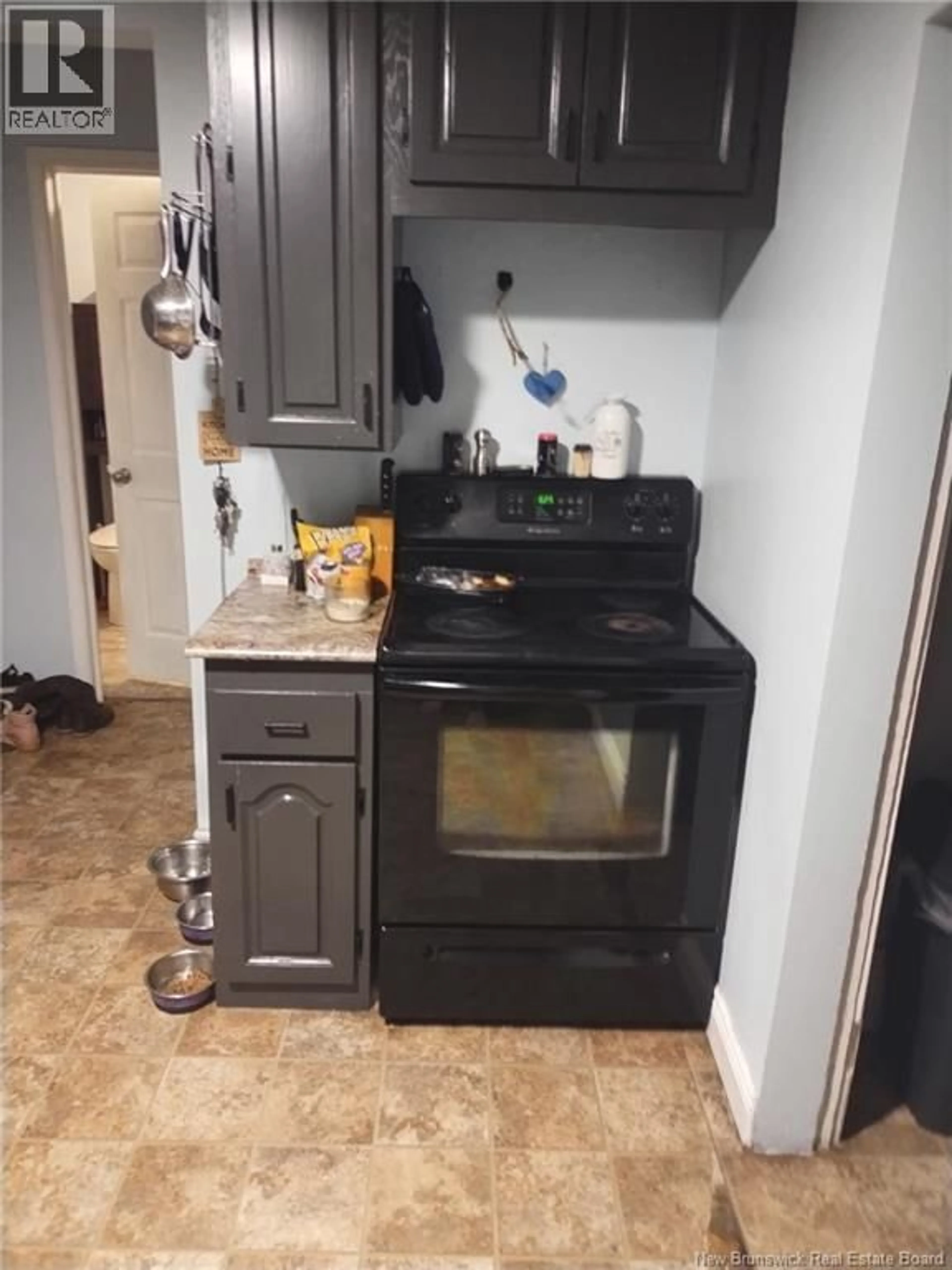 Standard kitchen, unknown for 28 FRONTENAC DRIVE, Moncton New Brunswick E1A2P3
