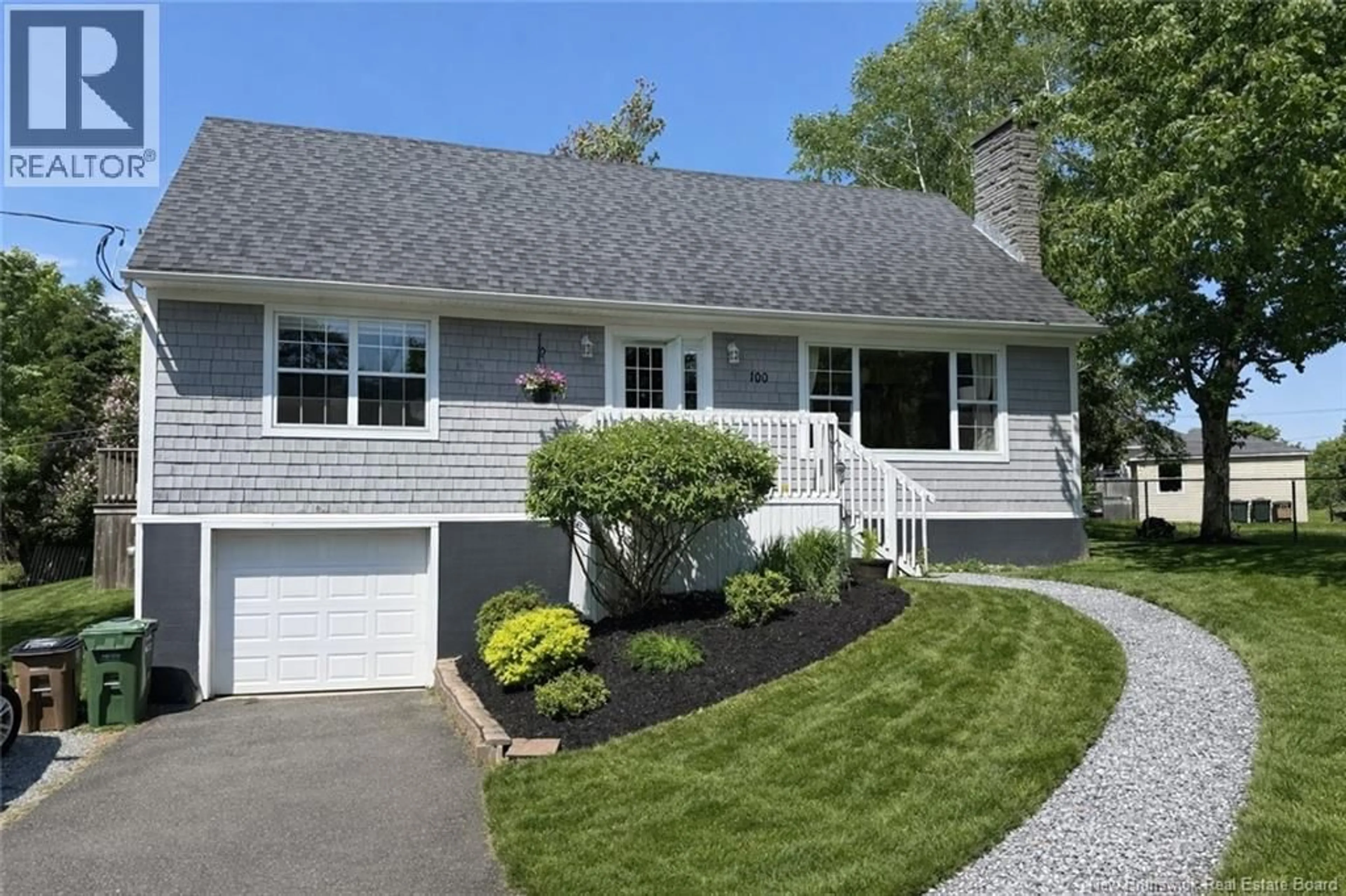 Home with vinyl exterior material, street for 100 MEADOWBANK AVENUE, Saint John New Brunswick E2K2C8