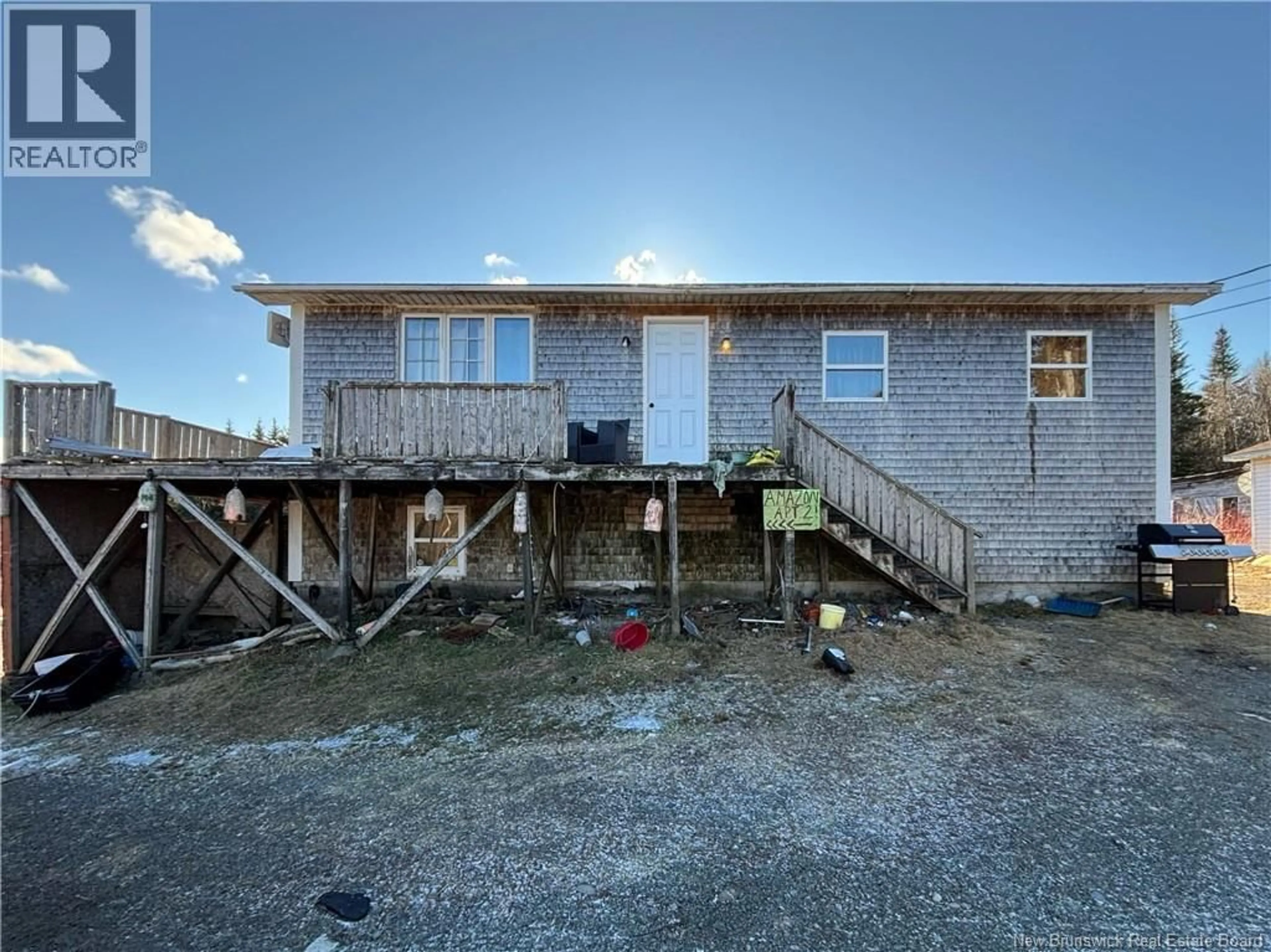 A pic from outside/outdoor area/front of a property/back of a property/a pic from drone, building for 36 LEONARD DRIVE, Grand Manan New Brunswick E5G4C6