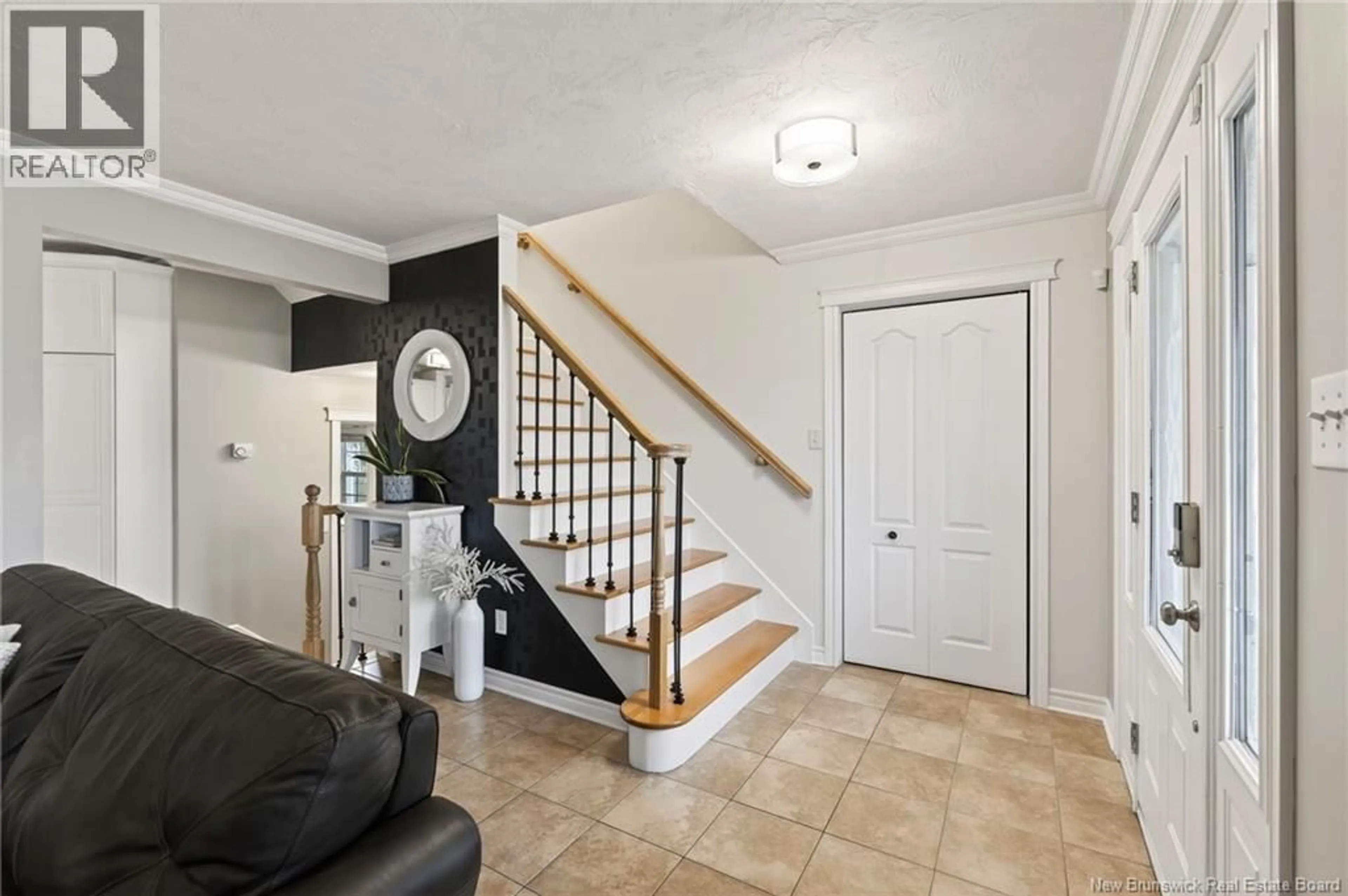 Indoor entryway for 25 ÉLODIE COURT, Dieppe New Brunswick E1A8K5