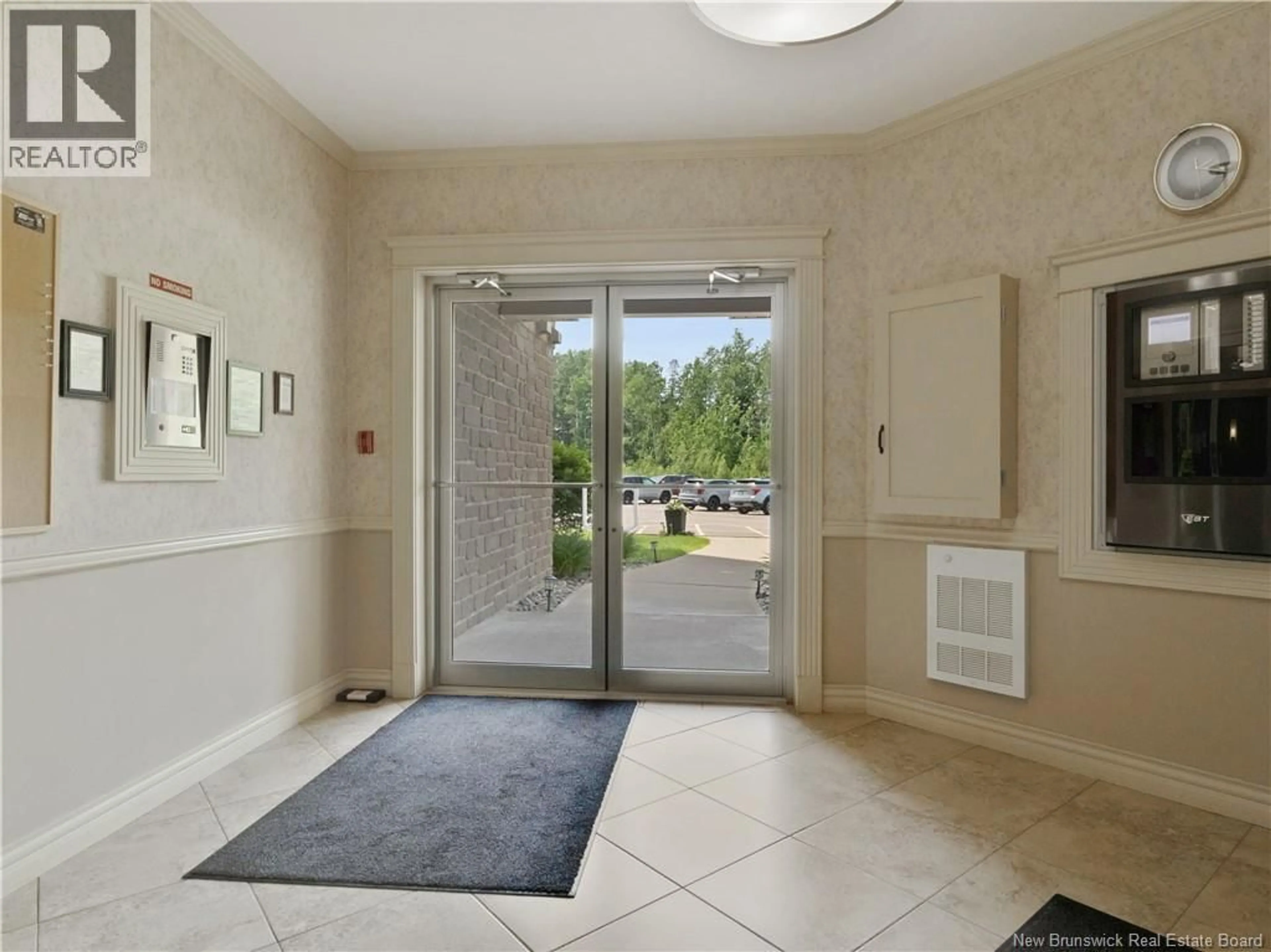 Indoor foyer for 112 - 65 DIAMOND HEAD, Moncton New Brunswick E1G0V6