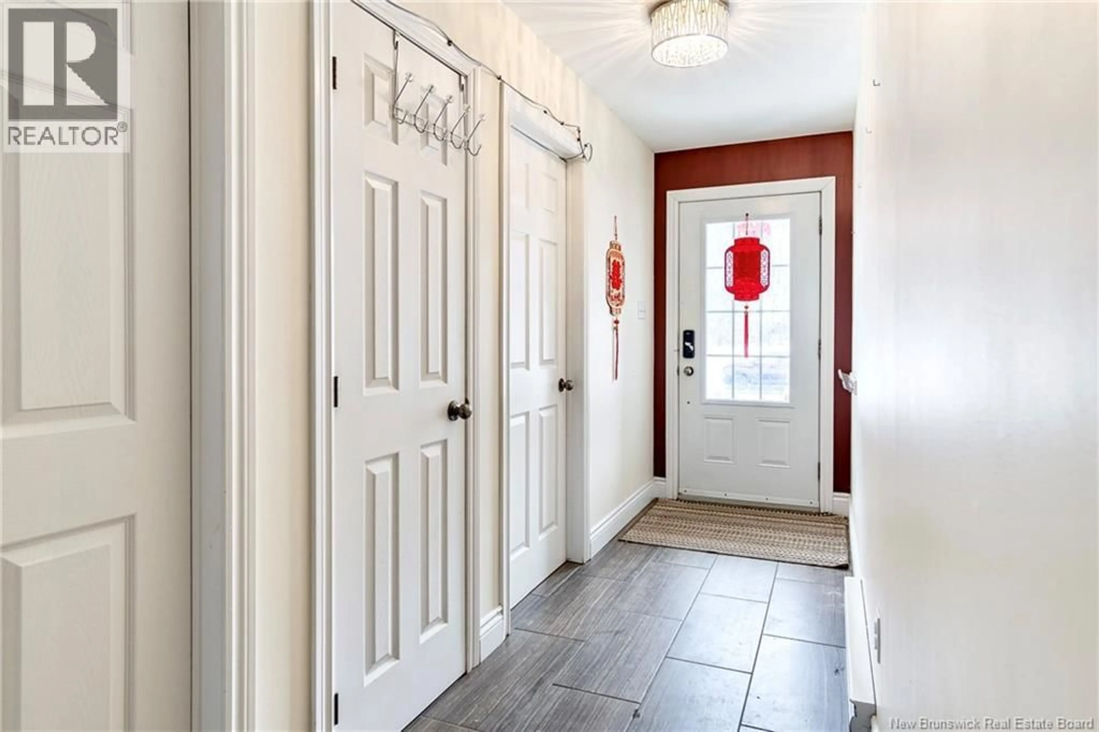 Indoor entryway for 23 MAPLE GROVE TERRACE, Saint John New Brunswick E2K2H9