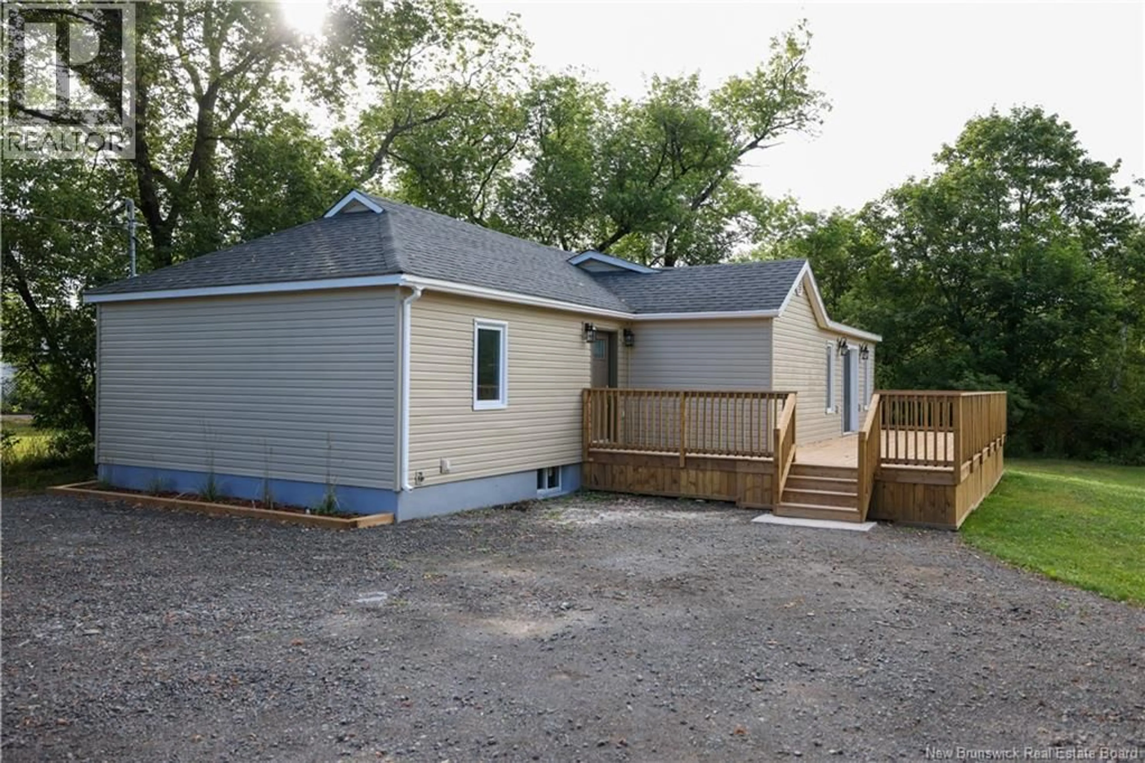 A pic from outside/outdoor area/front of a property/back of a property/a pic from drone, street for 542 SALISBURY ROAD, Moncton New Brunswick E1E1B8