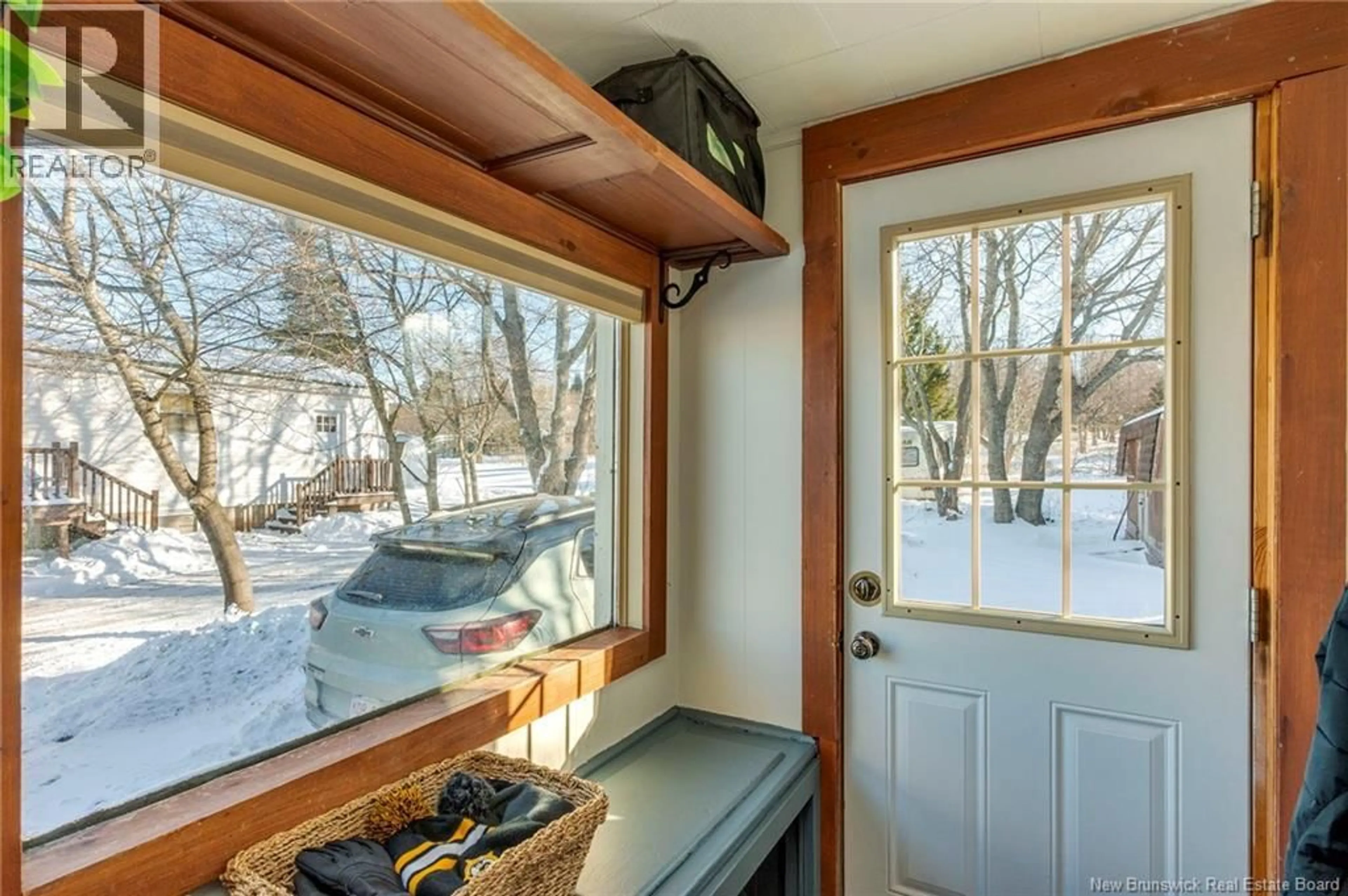 Indoor entryway for 455 MAIN STREET, Shediac New Brunswick E4P2C2