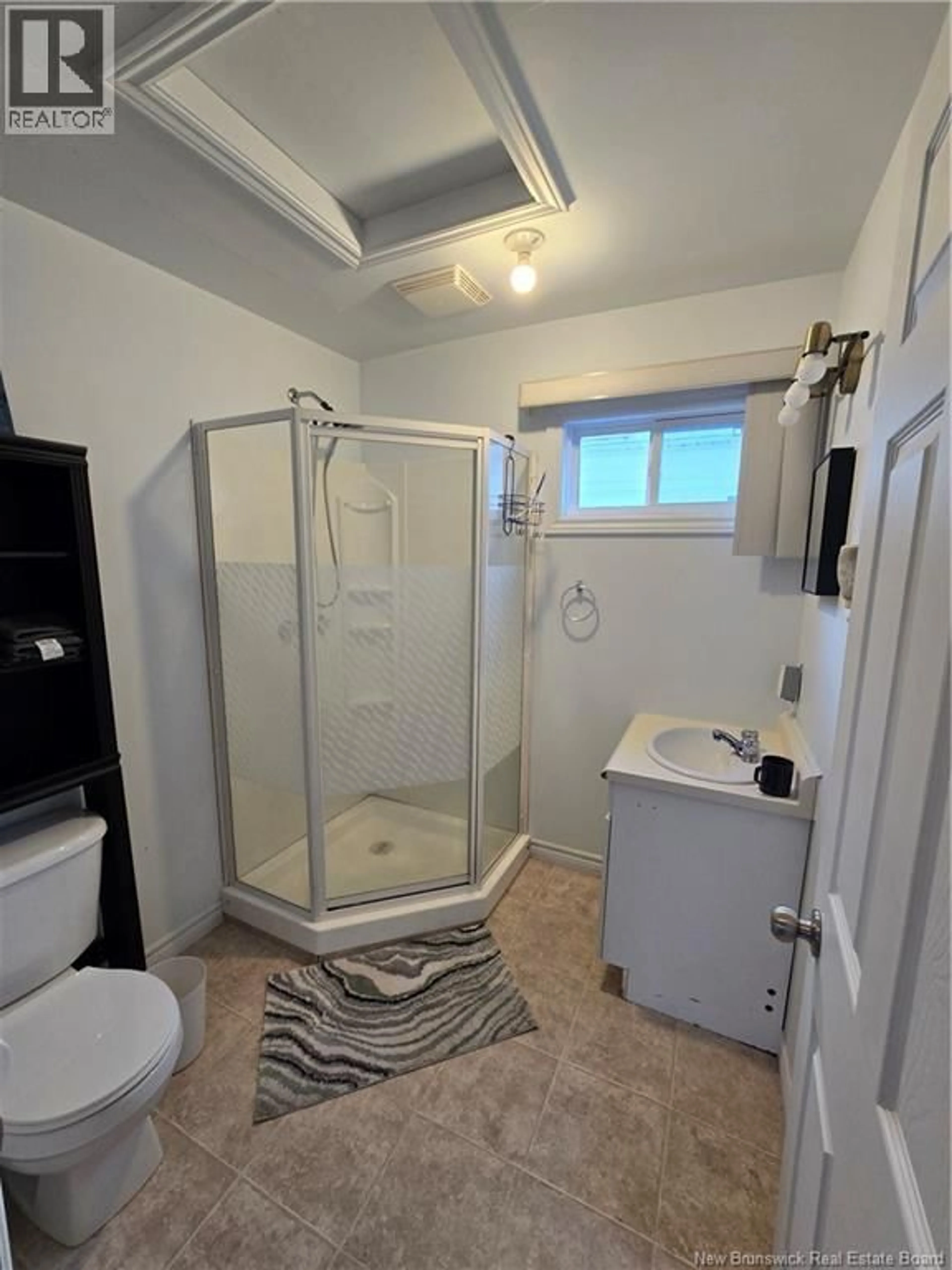 Standard bathroom, unknown for 710 NEPISIGUIT FALLS, Nepisiguit Falls New Brunswick E2A6W7