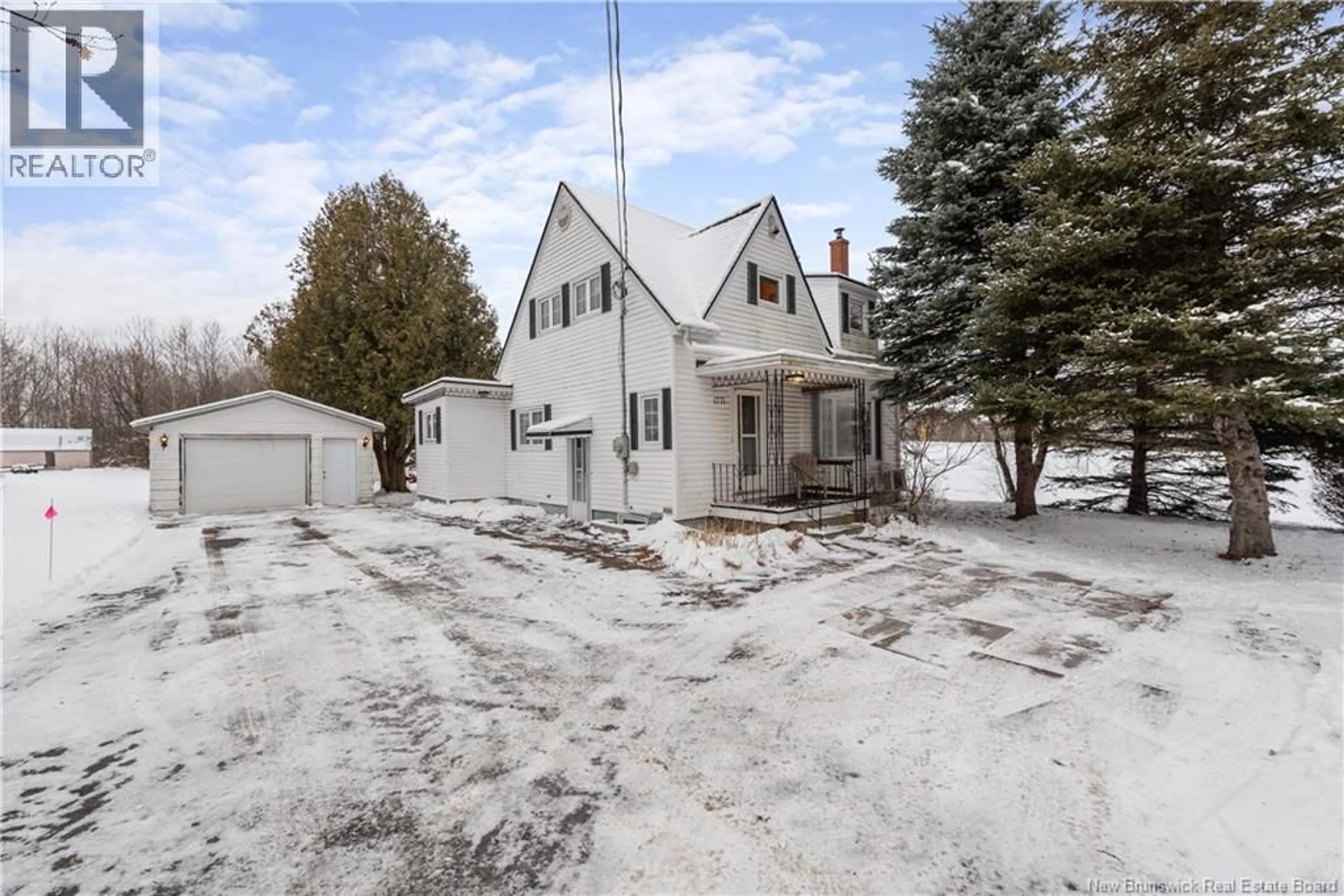 A pic from outside/outdoor area/front of a property/back of a property/a pic from drone, street for 1771 RUE AMIRAULT, Dieppe New Brunswick E1A7J7