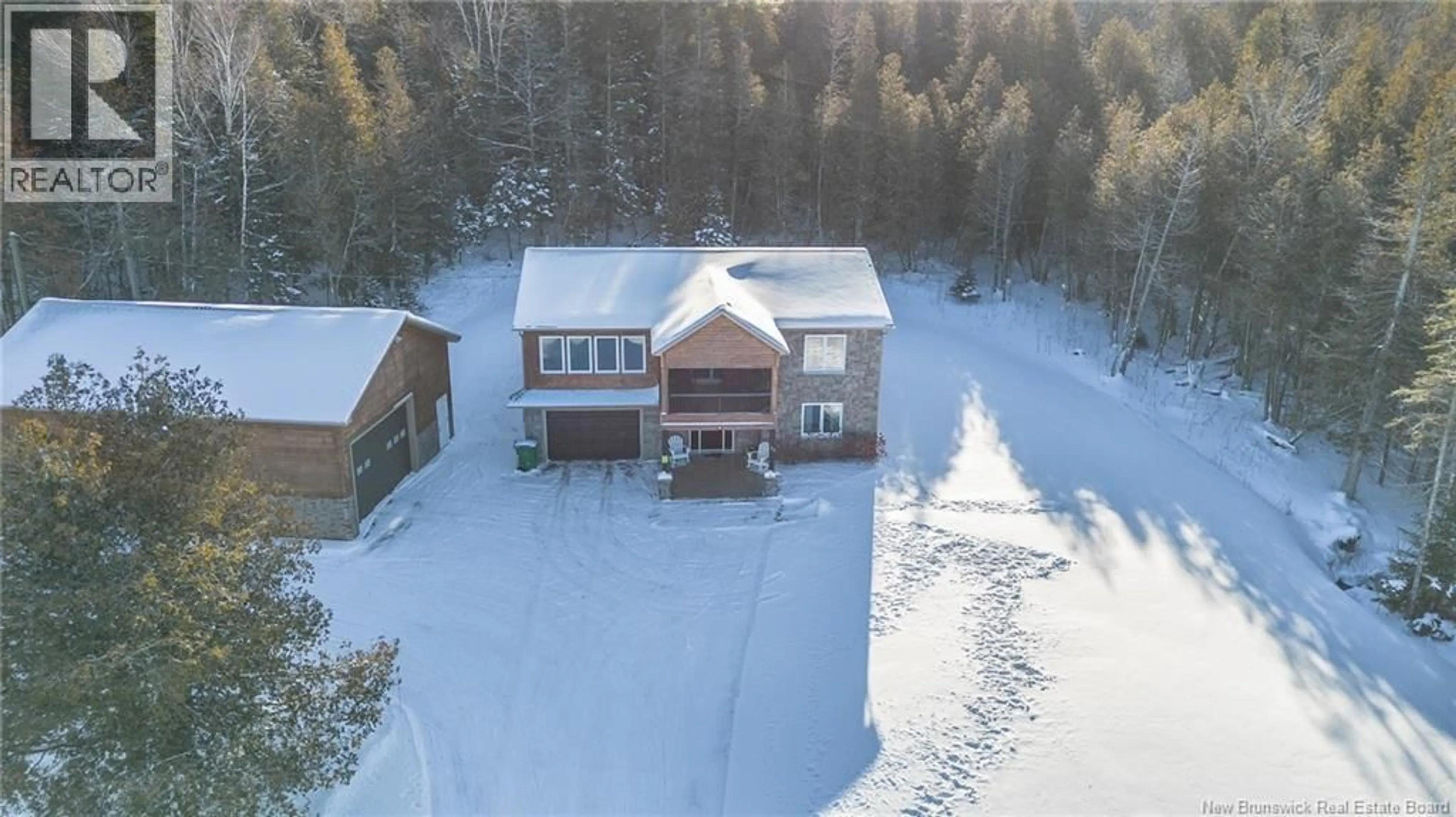 A pic from outside/outdoor area/front of a property/back of a property/a pic from drone, building for 31 SAINT CHARLES COURT, Upper Kingsclear New Brunswick E3E0C7