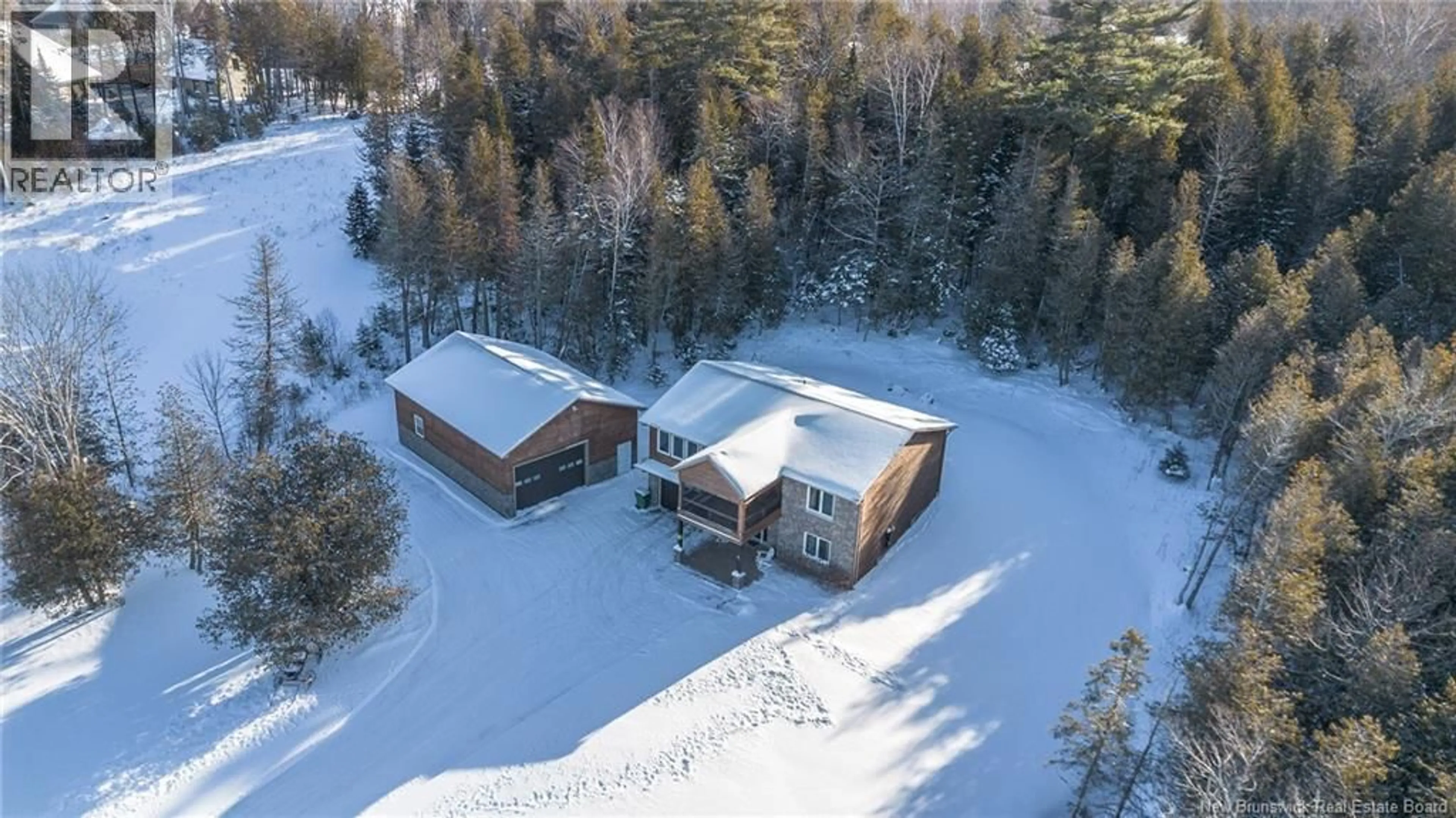 A pic from outside/outdoor area/front of a property/back of a property/a pic from drone, building for 31 SAINT CHARLES COURT, Upper Kingsclear New Brunswick E3E0C7