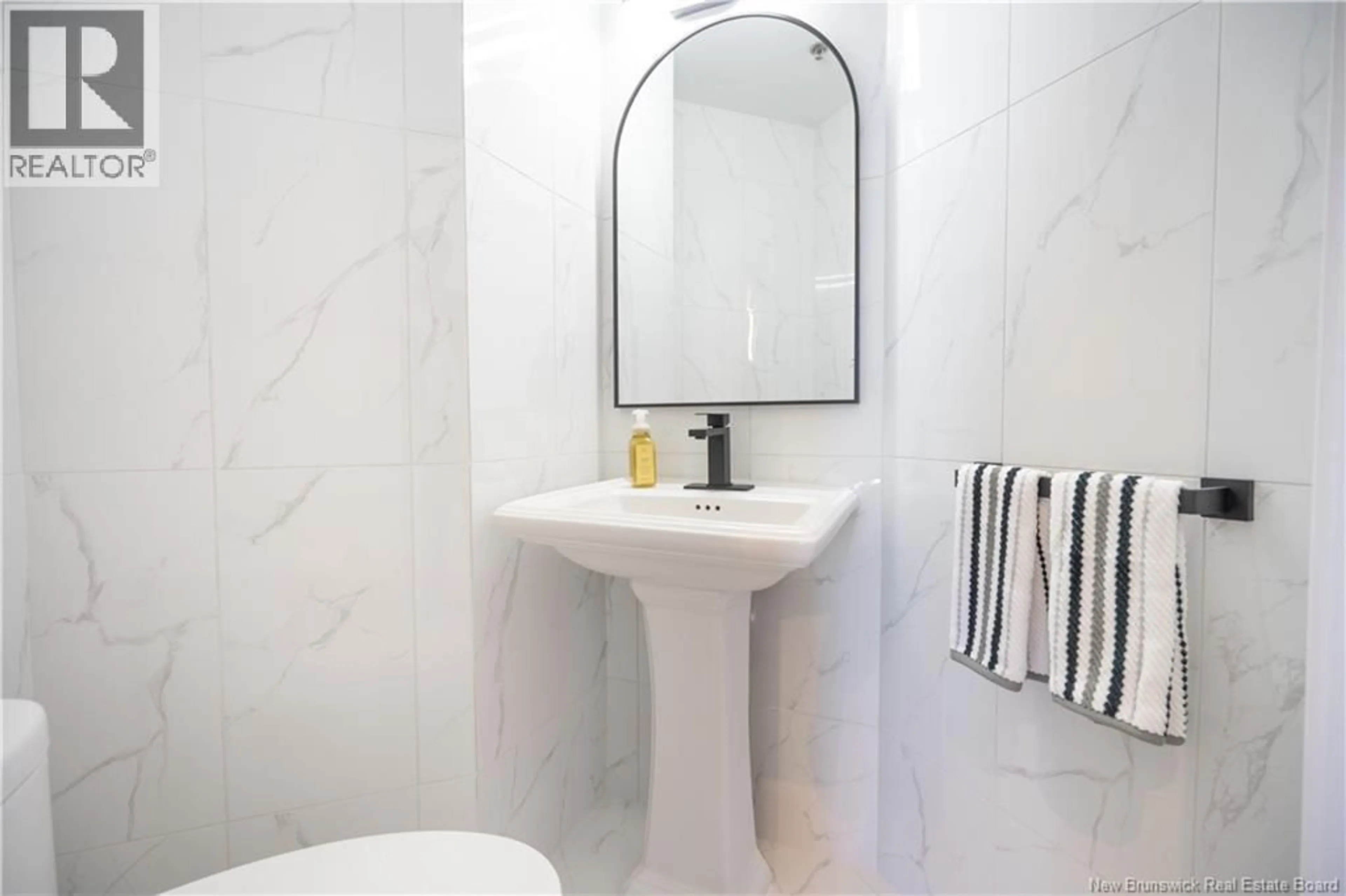 Standard bathroom, ceramic/tile floor for 302 - 115 PRINCE WILLIAM STREET, Saint John New Brunswick E2L2B4