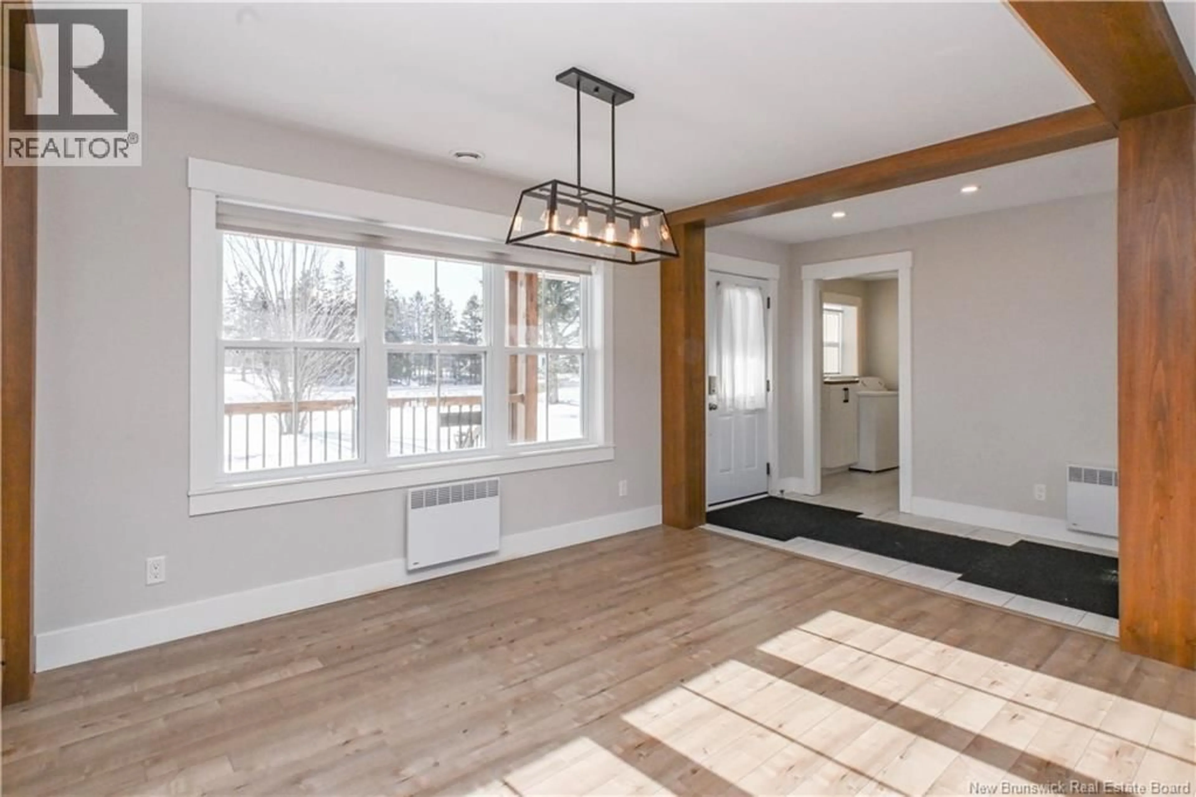 Indoor entryway for 4071 DES FONDATEURS BOULEVARD, Saint-Isidore New Brunswick E8M1G3